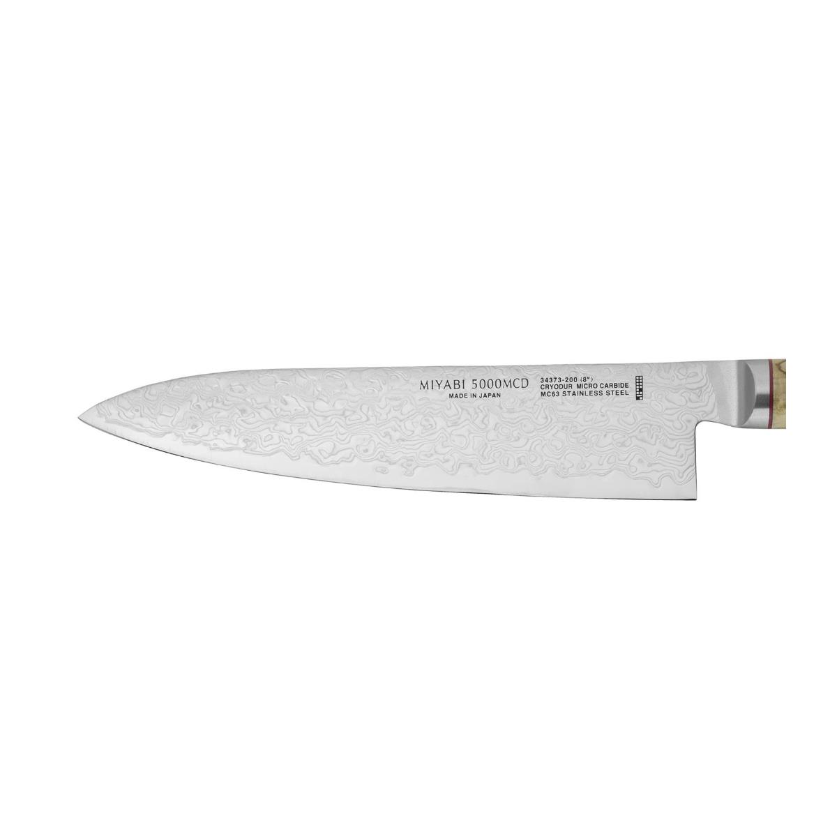 Japanisches Kochmesser, silberne Klinge mit Dekor, Holzgriff, hergestellt in Japan.