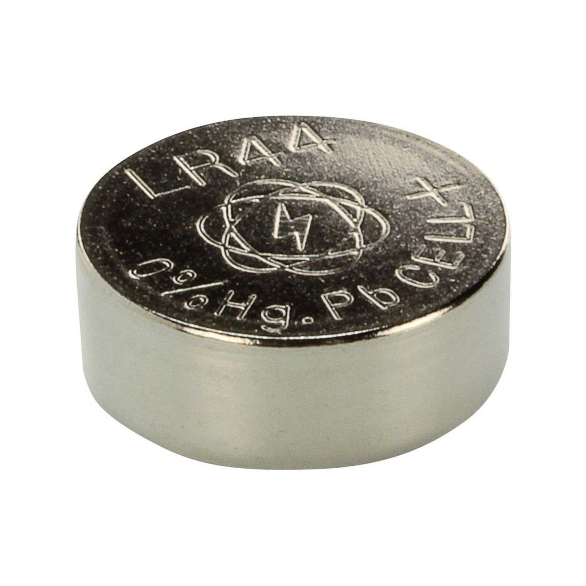 Eine runde, silberne LR44-Batterie. Die Oberseite hat Text und ein Symbol mit Plus- und Minuszeichen.