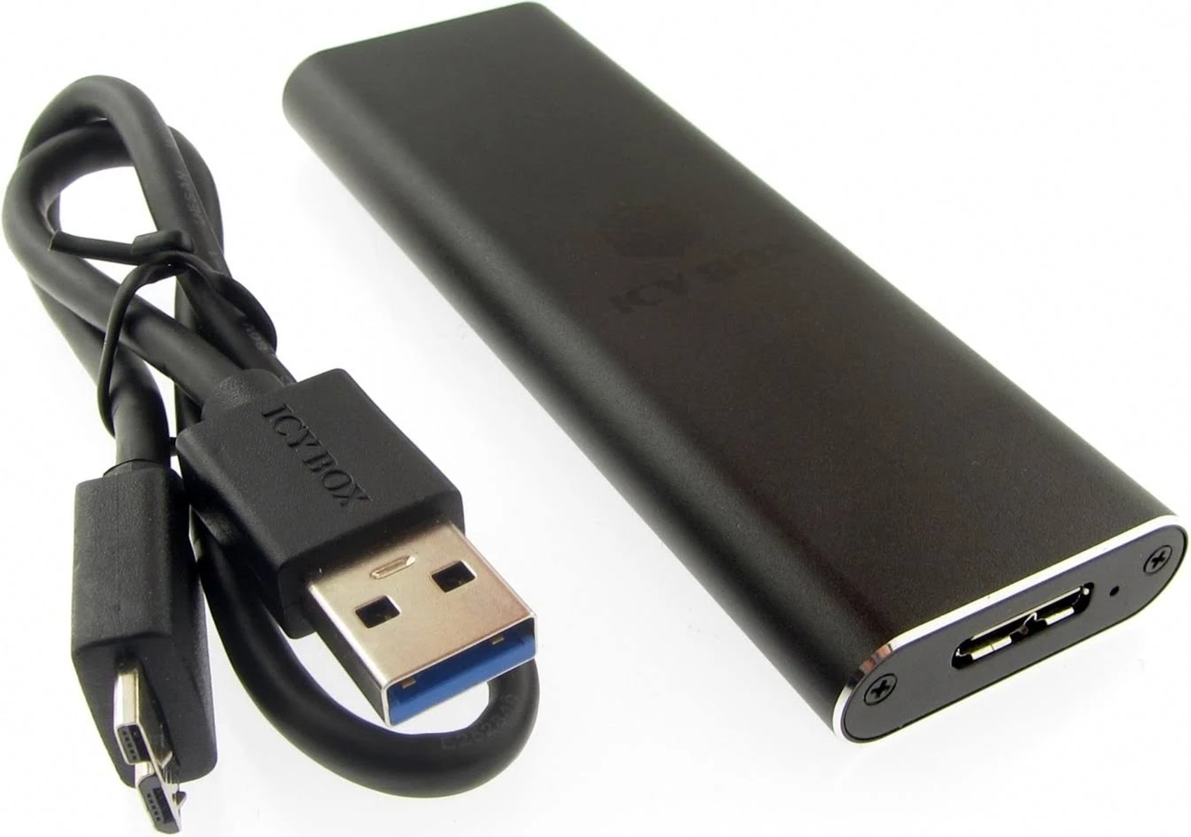 Eine schwarze externe Festplatte mit einem USB-Kabel.