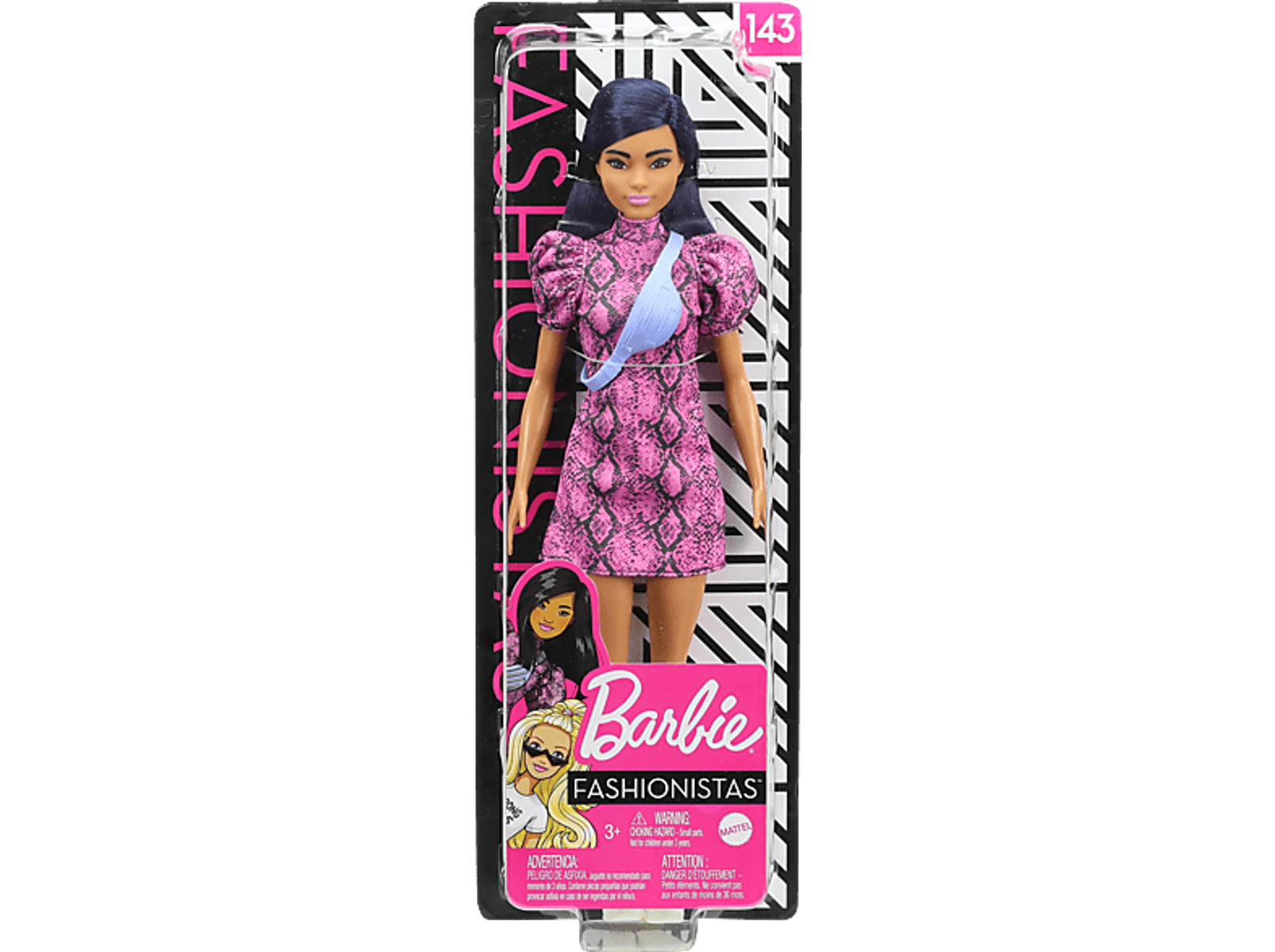 Barbie-Puppe in Verpackung: Rosa Kleid, blaue Handtasche, dunkles Haar. Verpackung hat Text und Bilder.