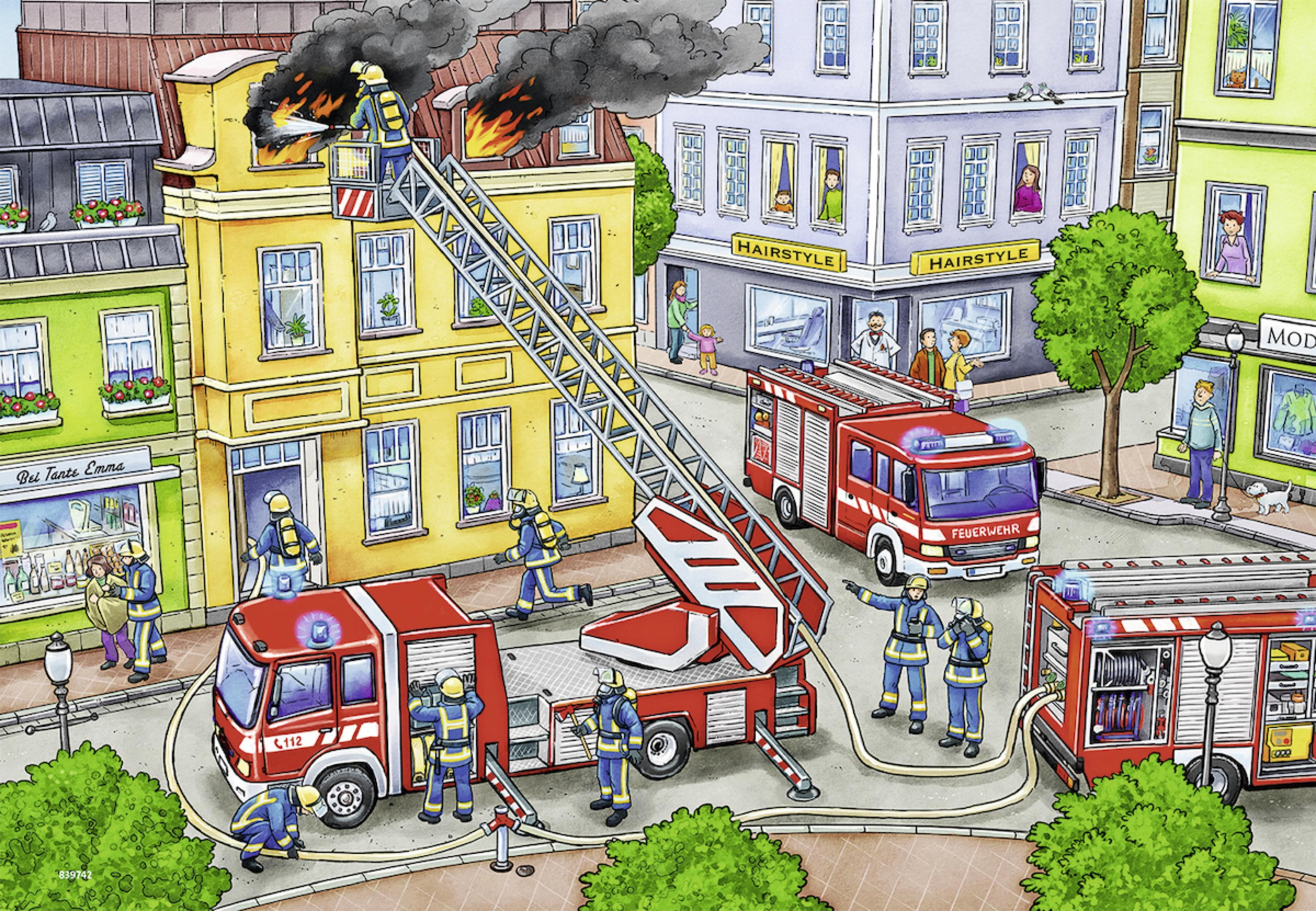 Bunte Illustration von Feuerwehrleuten, die einen Brand in einer Stadt mit roten Feuerwehrwagen bekämpfen.