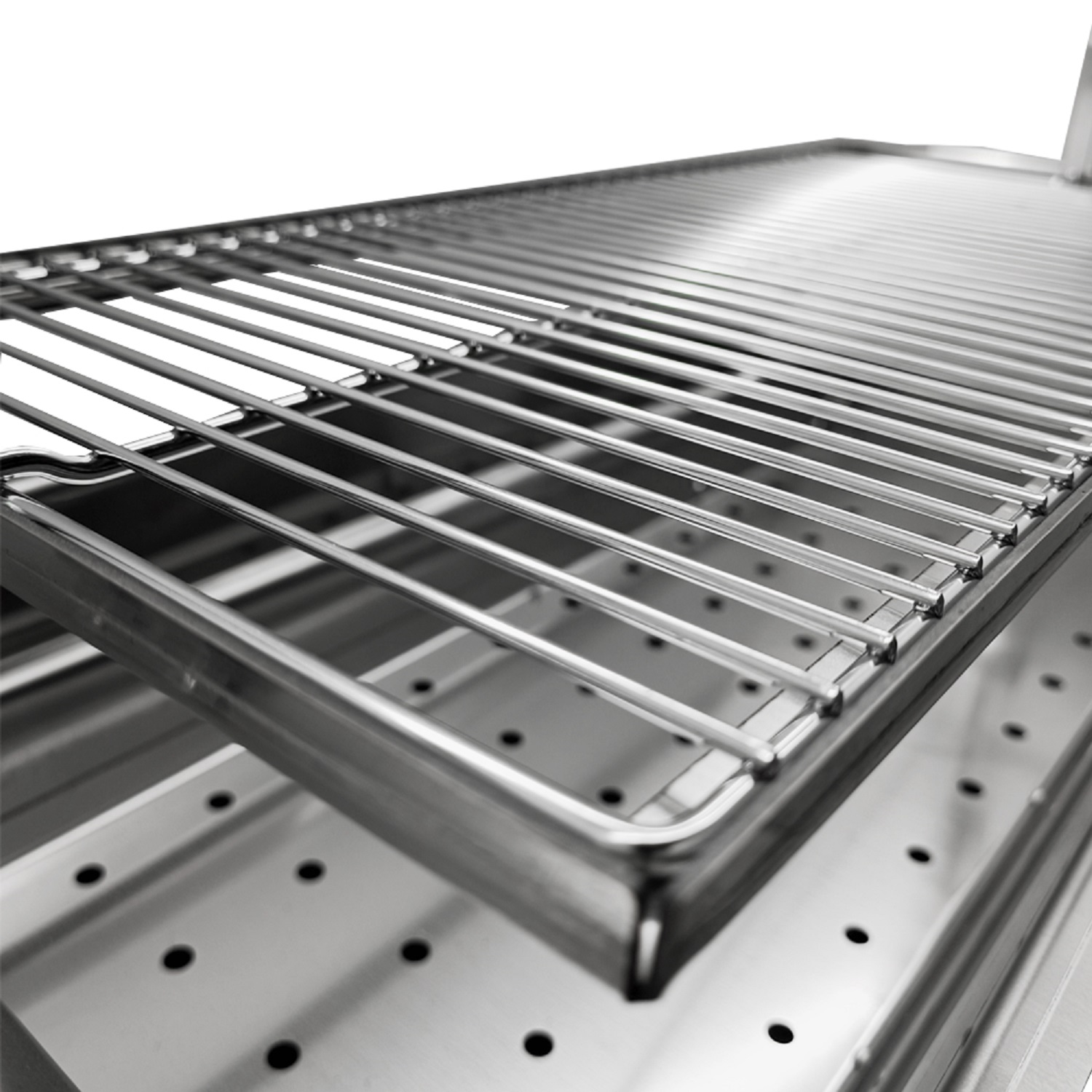 Ein Edelstahl-Grillrost mit schwarzem Metallsockel.