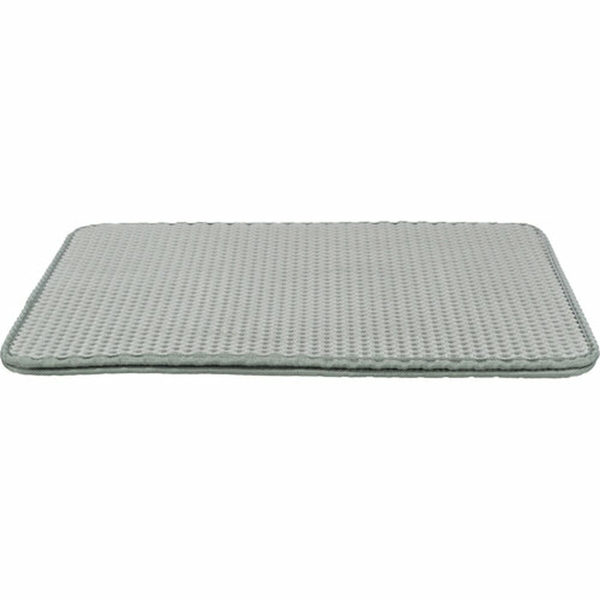 Alfombra gris con diseño de gofres y esquinas redondeadas. Borde verde. Fondo blanco.