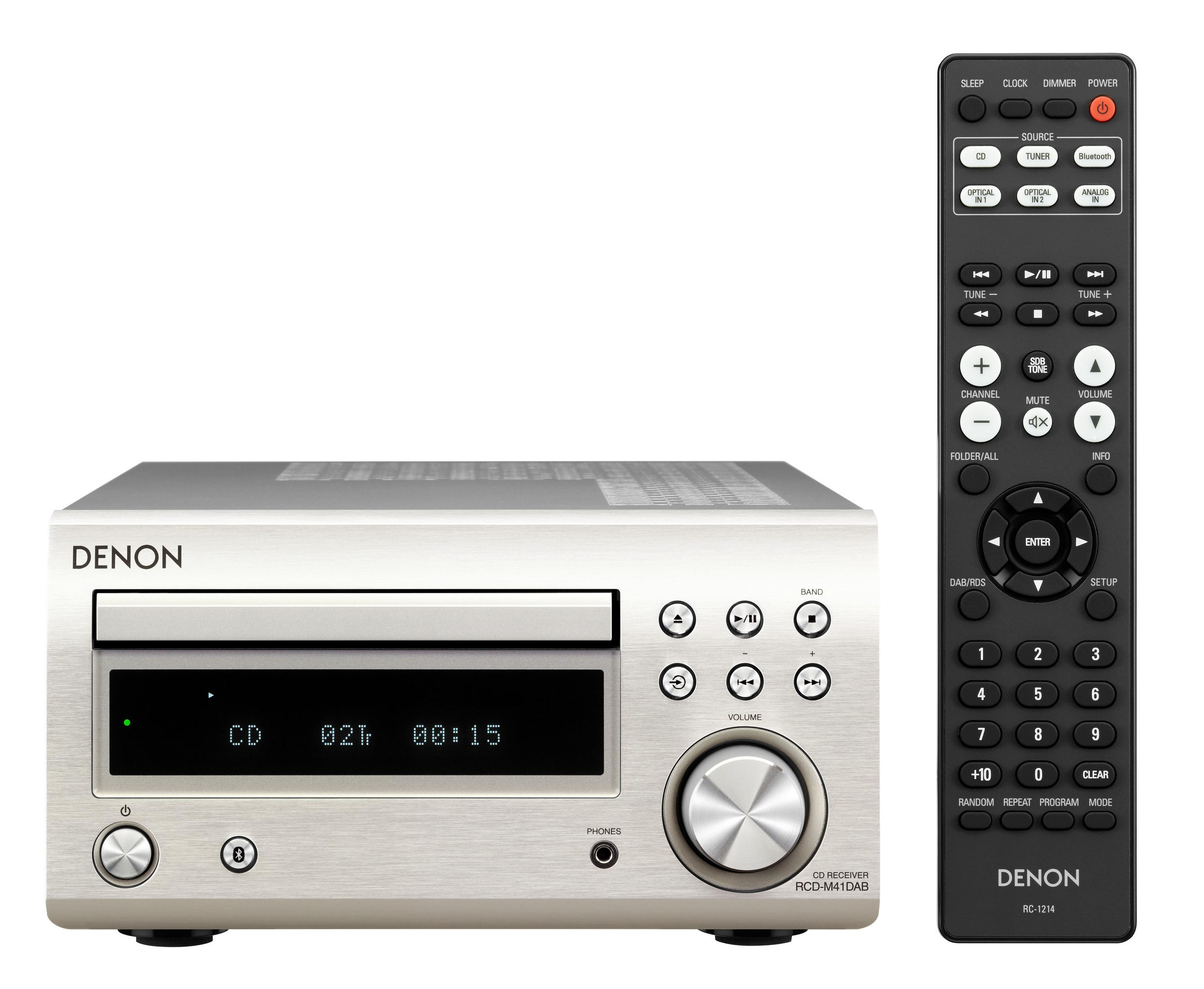 Un ricevitore CD Denon argento e nero e un telecomando. Ha un display e pulsanti.