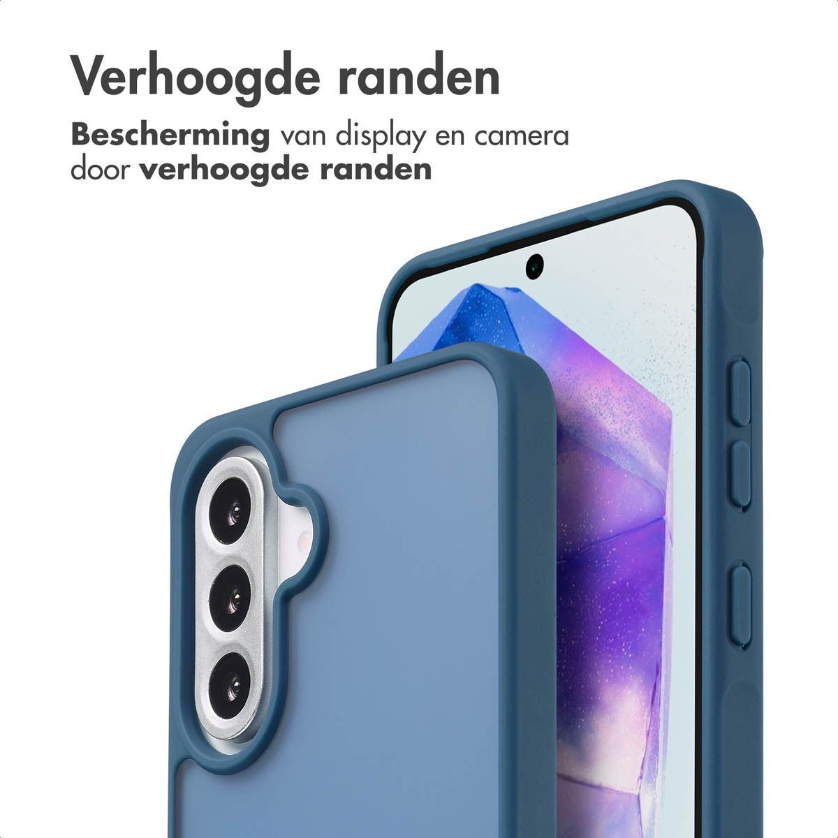Twee blauwe telefoonhoesjes met verhoogde randen, die het scherm en de camera beschermen.