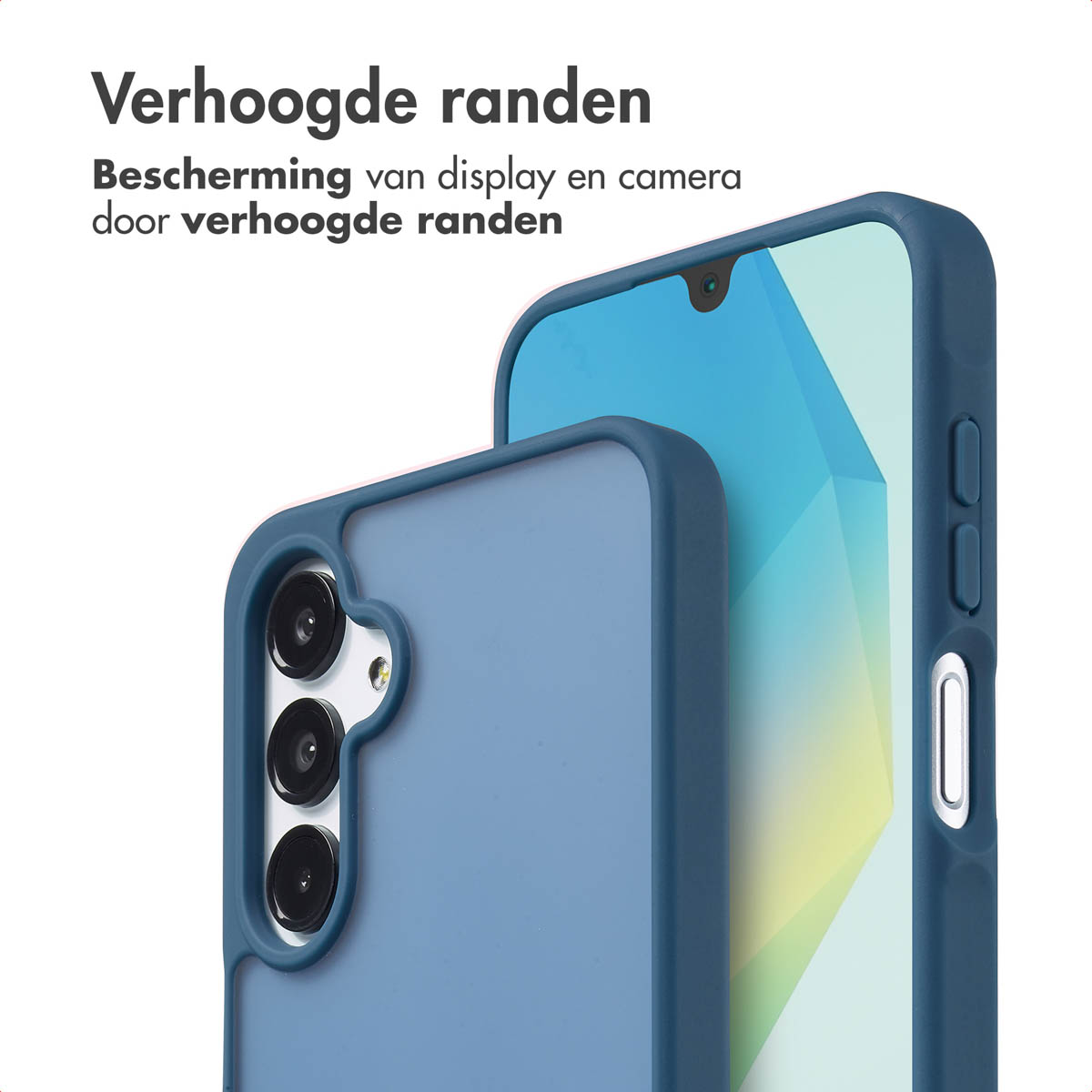 Coque de téléphone bleue avec un téléphone à l'intérieur. Trois caméras à l'arrière.