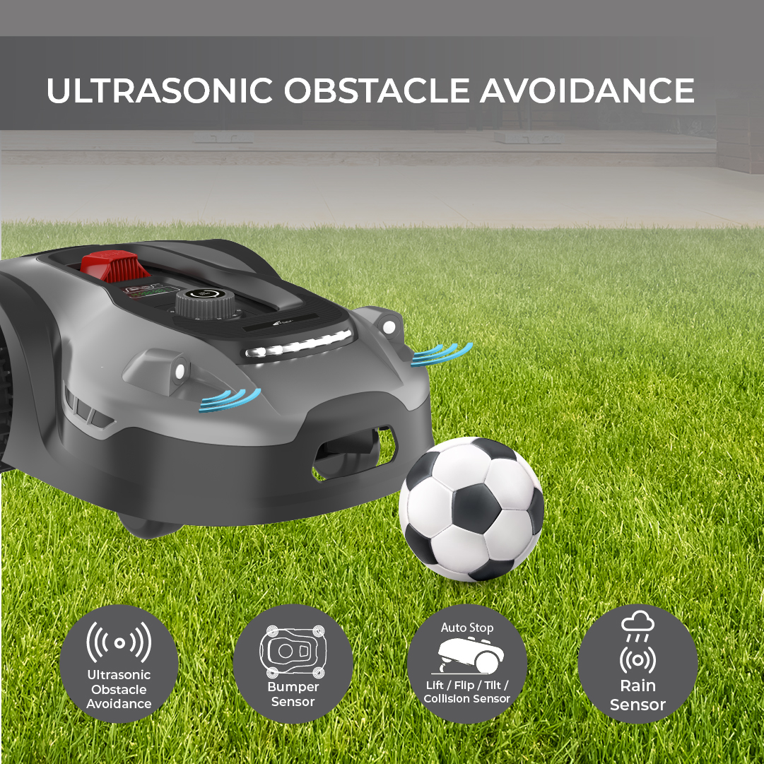 Robotmaaier bij een voetbal op groen gras, tekst 'Ultrasonische obstakeldetectie'.