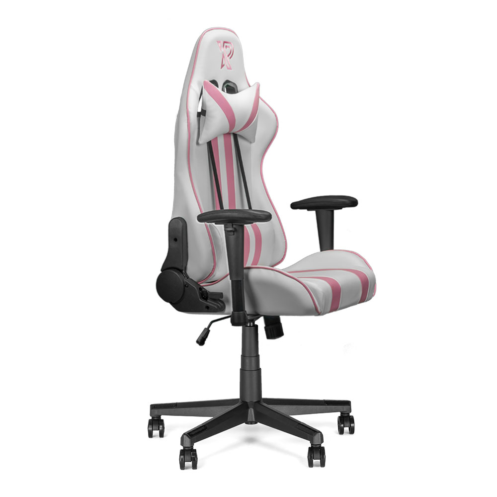 Chaise de jeu blanche et rose sur fond blanc. Elle a des accoudoirs et un appui-tête.