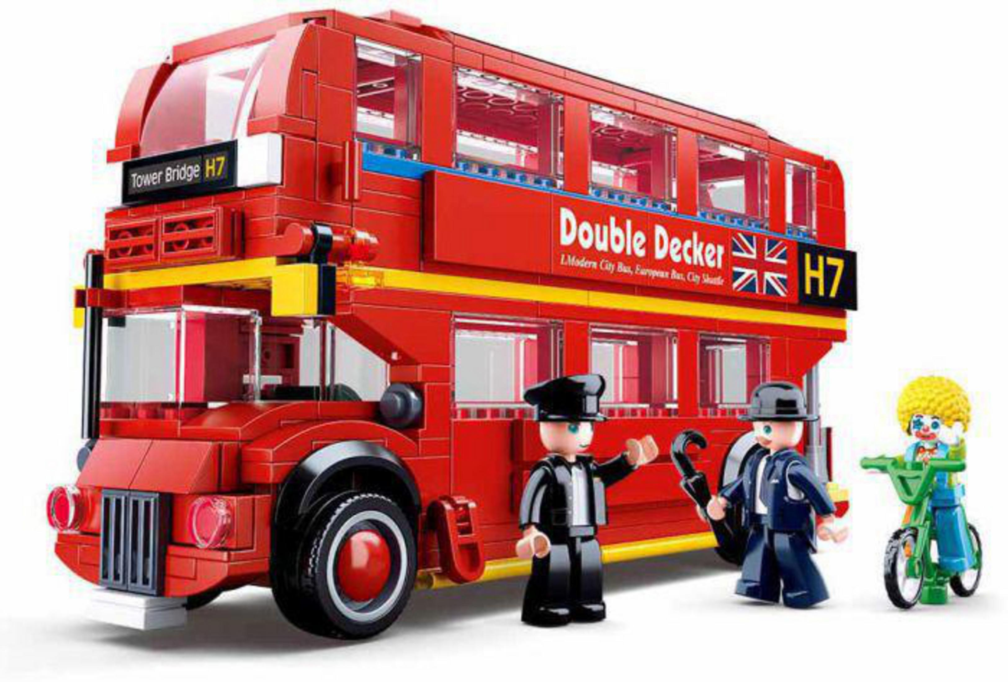 Rotes Doppeldeckerbus-Spielzeug mit Lego-Figuren eines Fahrers, eines Schaffners und eines Clowns.