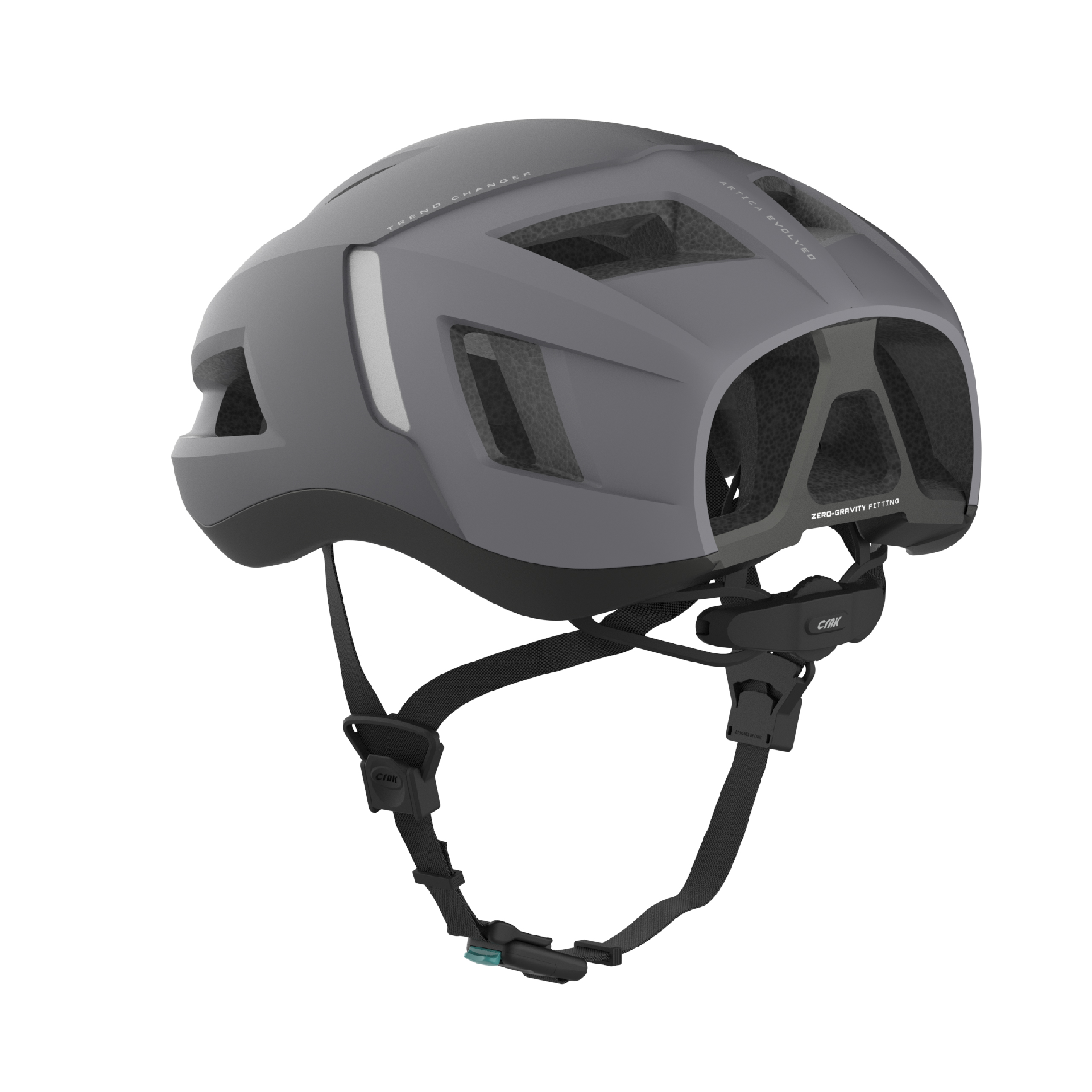 Grauer Helm mit schwarzem Riemen und verstellbarem Visier.