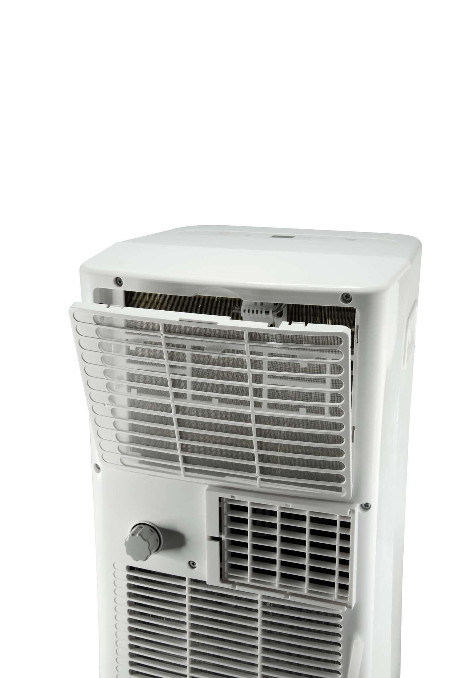 Weißer Turmventilator mit offener Rückseite. Weißer Hintergrund. Luftfilter sichtbar.