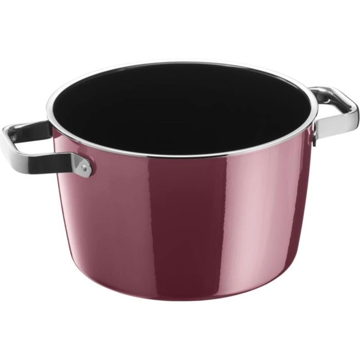 Ein roter Topf mit silbernen Griffen. Er hat eine glänzende Oberfläche und einen schwarzen Innenraum.