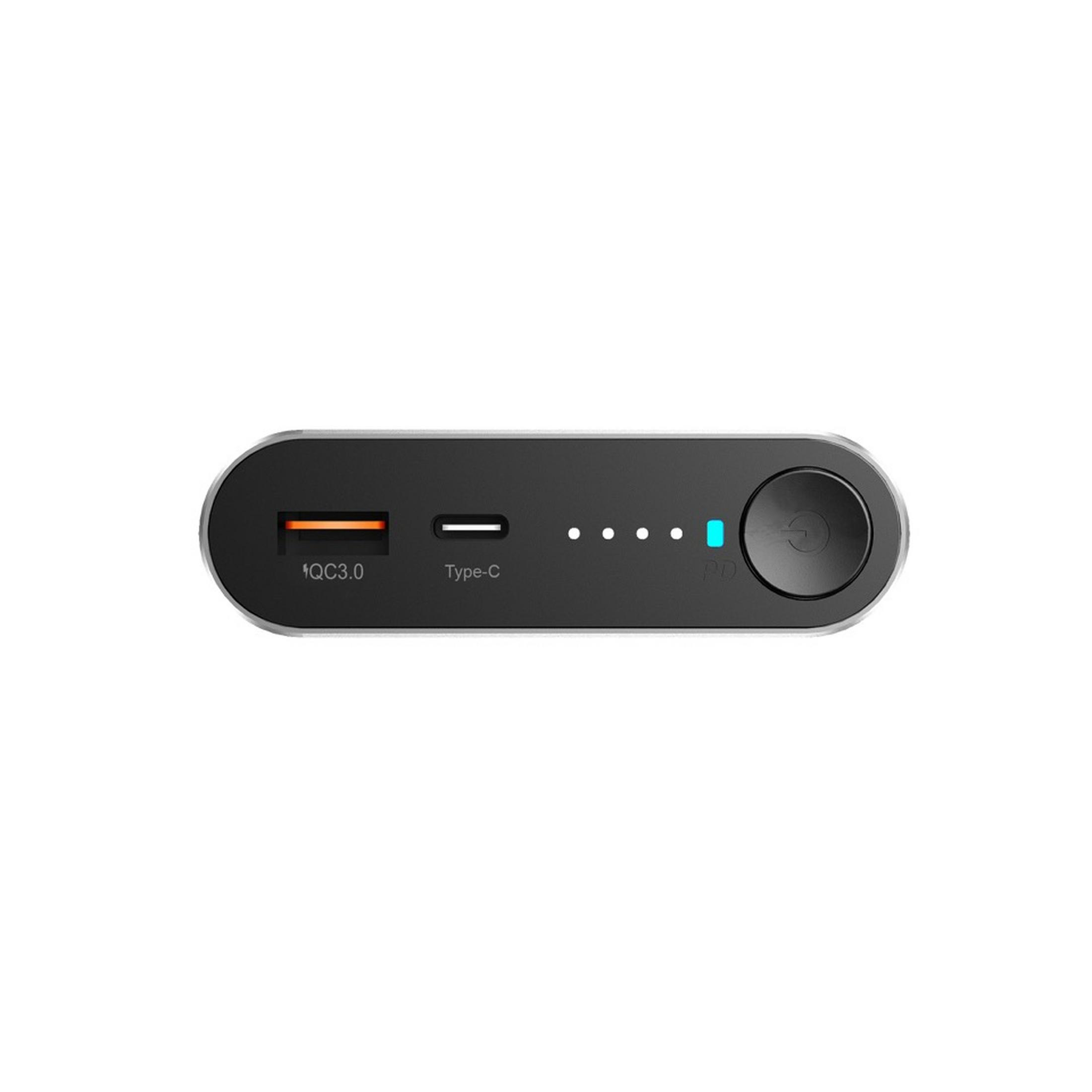 Schwarze Powerbank mit Ladeanschlüssen und einem Ein-/Ausschalter. Das Design ist schlank und modern.