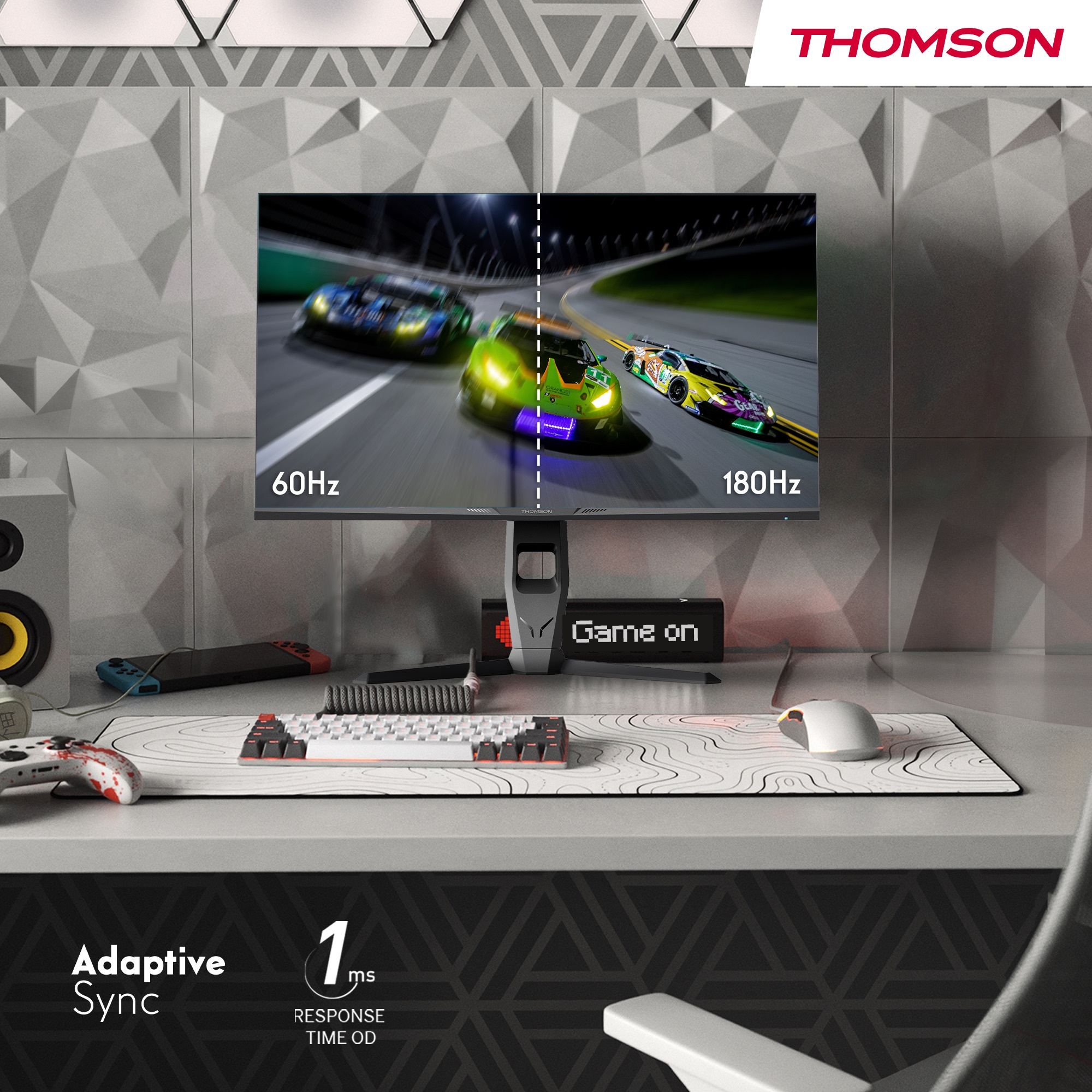 Computermonitor zeigt Rennspiel. Tastatur, Maus und Gamepad im Vordergrund.