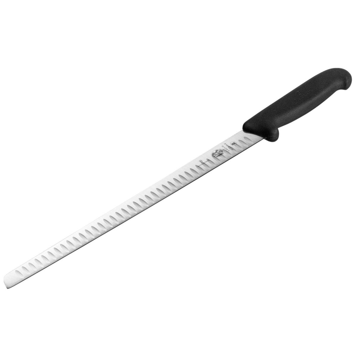 Ein langes, gezahntes Tranchiermesser mit schwarzem Griff. Die Klinge ist aus Edelstahl.