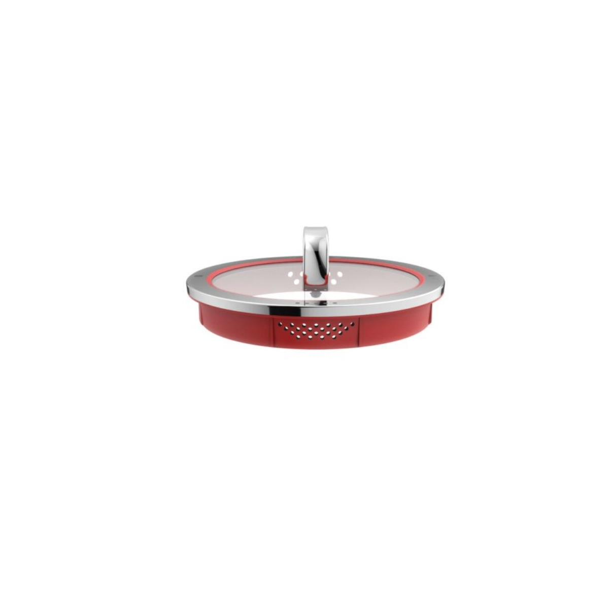 Roter Deckel mit silbernem Griff, mit Löchern für Dampf auf weißem Grund.