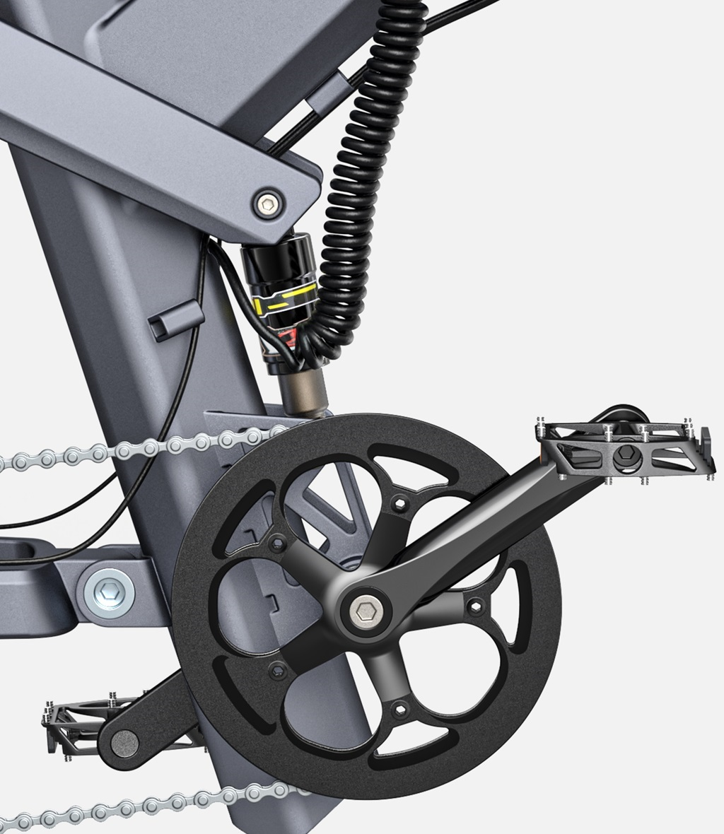 Primer plano de engranajes y cadena de bicicleta, negro y plateado.