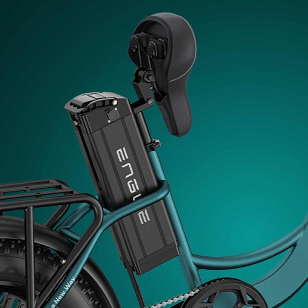 Ein teal-farbenes Elektrofahrrad mit einem schwarzen Akku. Der Akku ist am Rahmen befestigt.