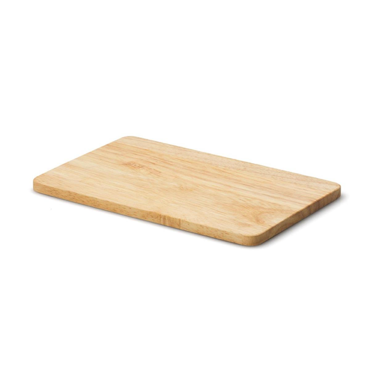 Holz-Schneidebrett auf weißem Hintergrund.
