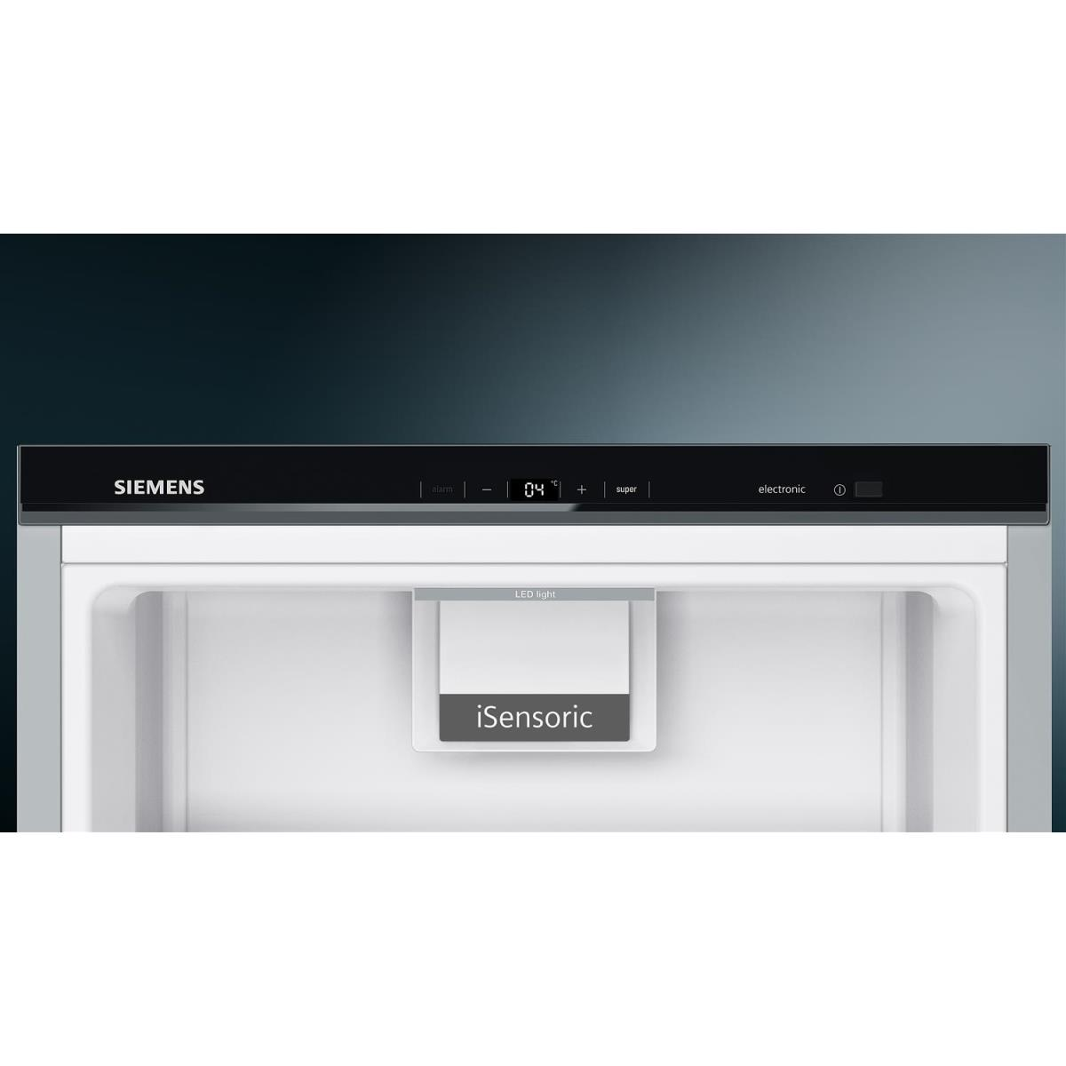 Refrigerador con panel de control negro e iSensoric. El interior es blanco.