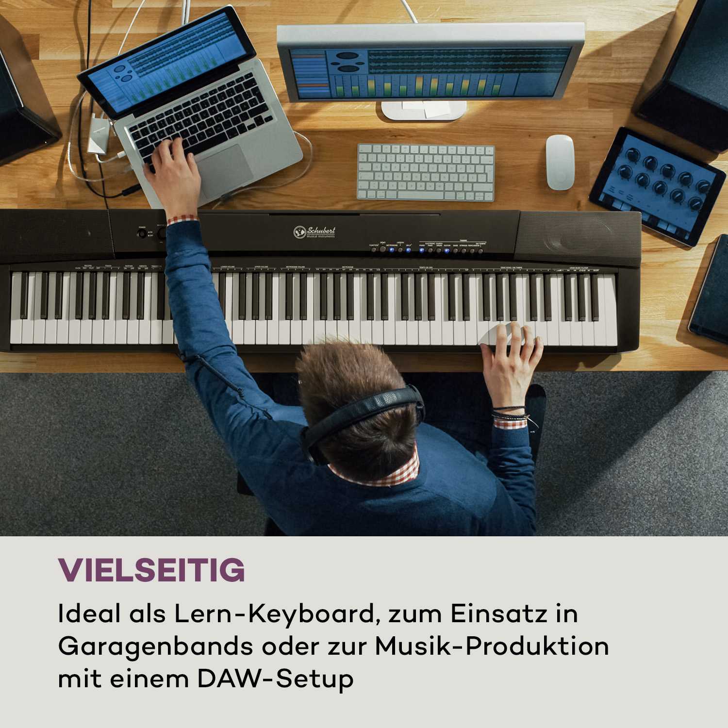 Eine Person spielt Keyboard, umgeben von Musikequipment, mit Text, der die Vielseitigkeit des Produkts bewirbt.