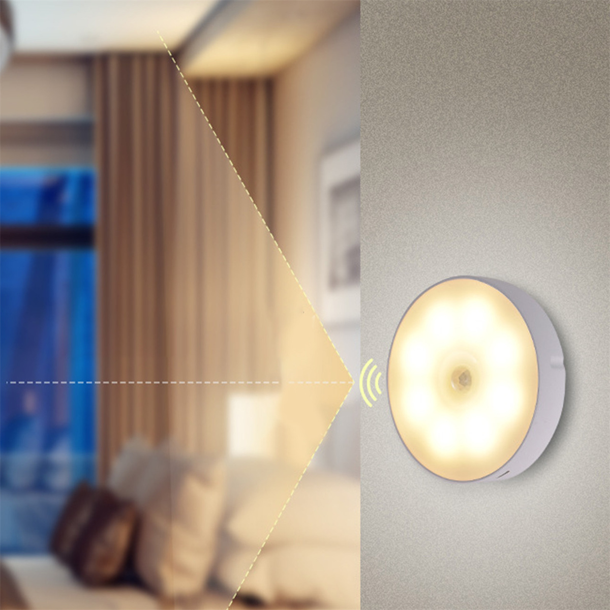 Ein Bewegungssensorlicht beleuchtet einen Raum. Ein Lichtstrahl hebt die Wand und einen Teil des Raumes hervor.
