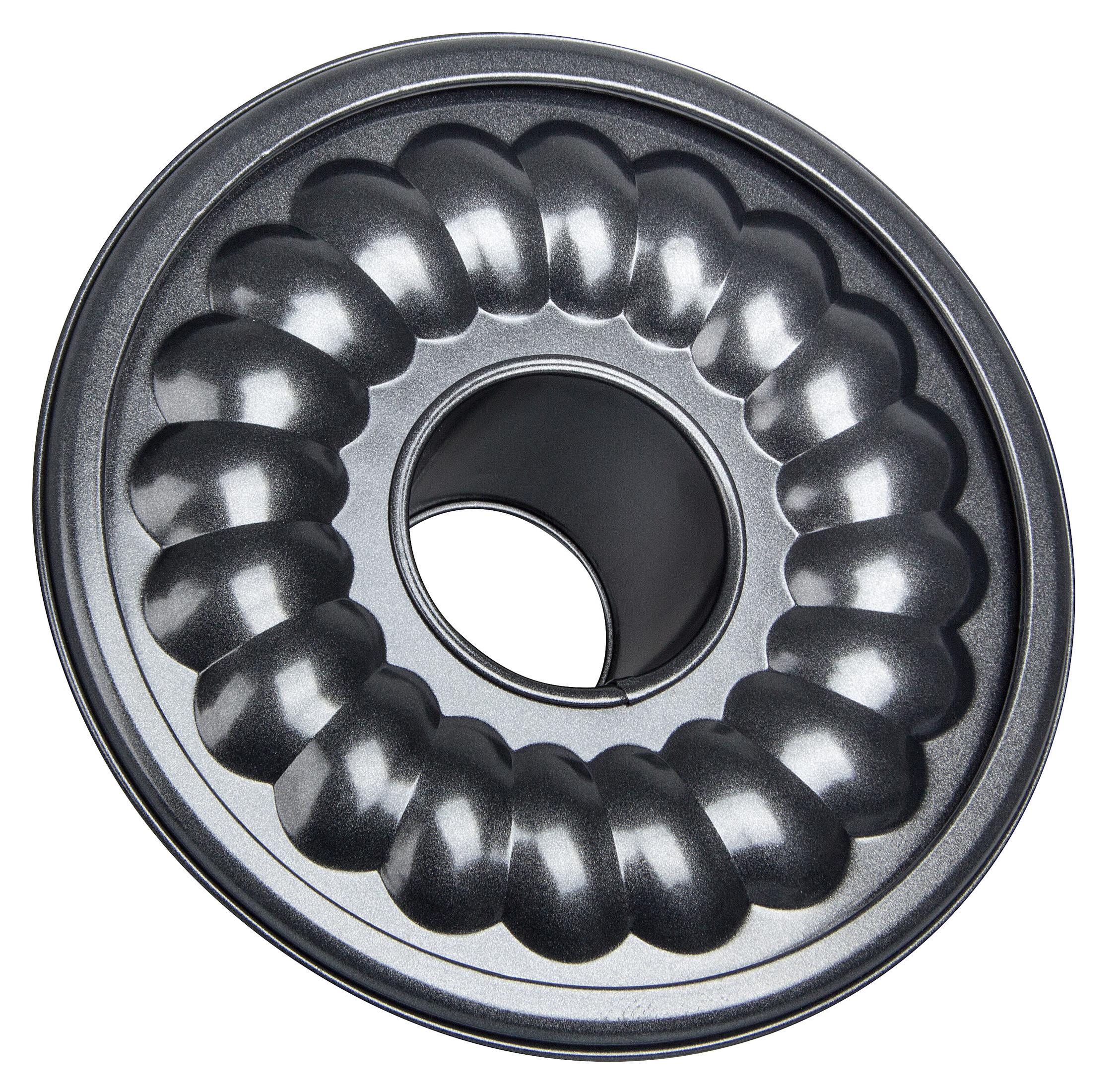 Eine graue Gugelhupf-Form mit detailliertem Design. Der Hintergrund ist eine weiße Oberfläche.