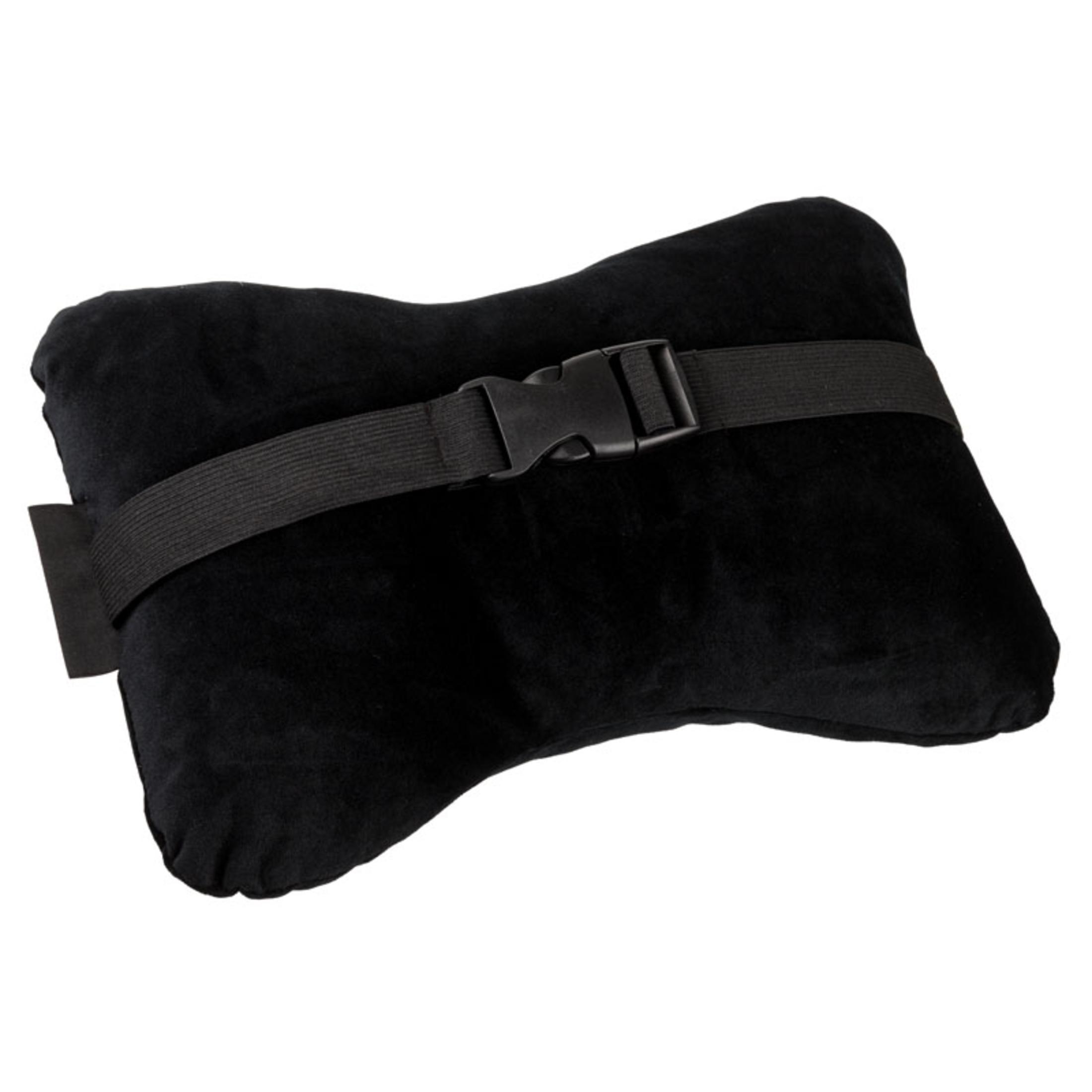 Schwarzes Nackenkissen mit Riemen und Schnalle. Das Kissen ist aus weichem Material.