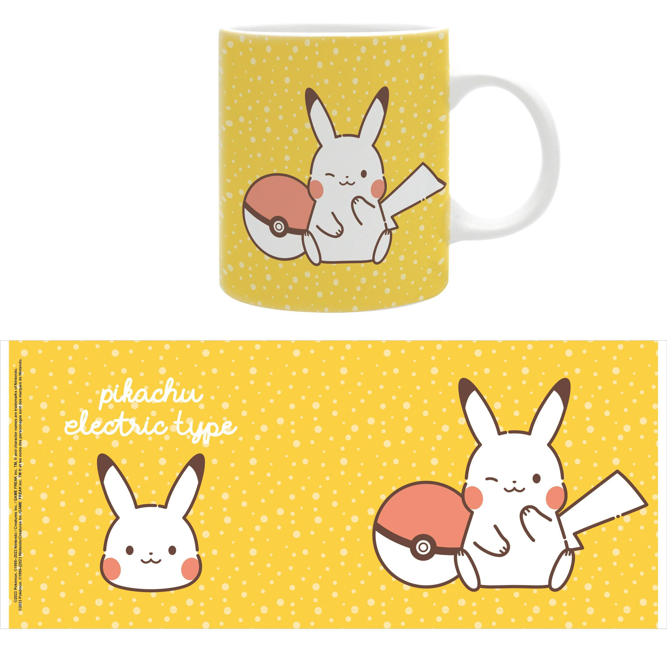 Gelber Pikachu-Becher und ein passendes Design auf gelbem Hintergrund mit weißen Punkten.
