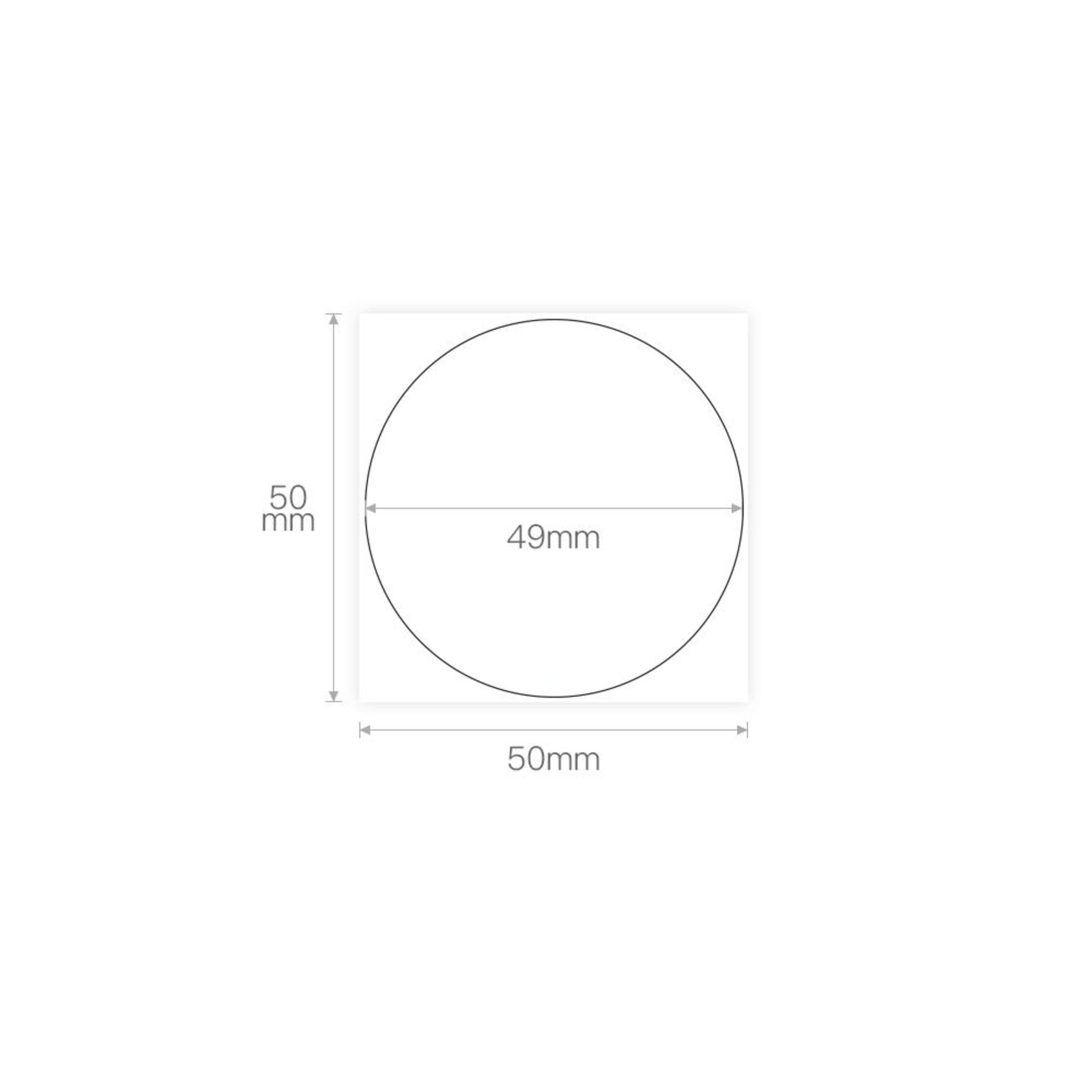 Ein Quadrat mit einem Kreis darin. Die Abmessungen sind 50 mm x 50 mm, der Kreis hat 49 mm Durchmesser.