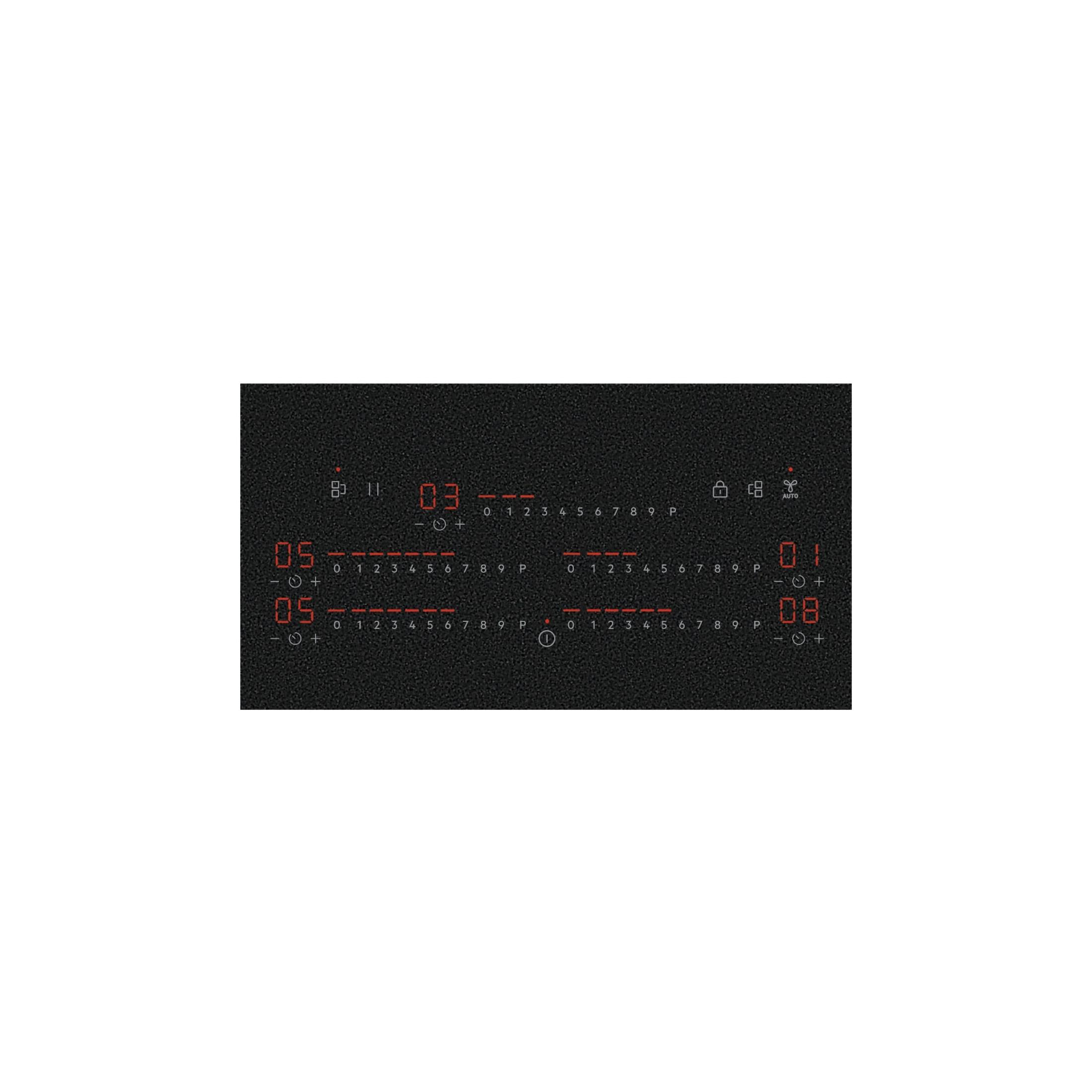 Gros plan d'une table de cuisson à induction noire avec des affichages numériques rouges affichant des chiffres.