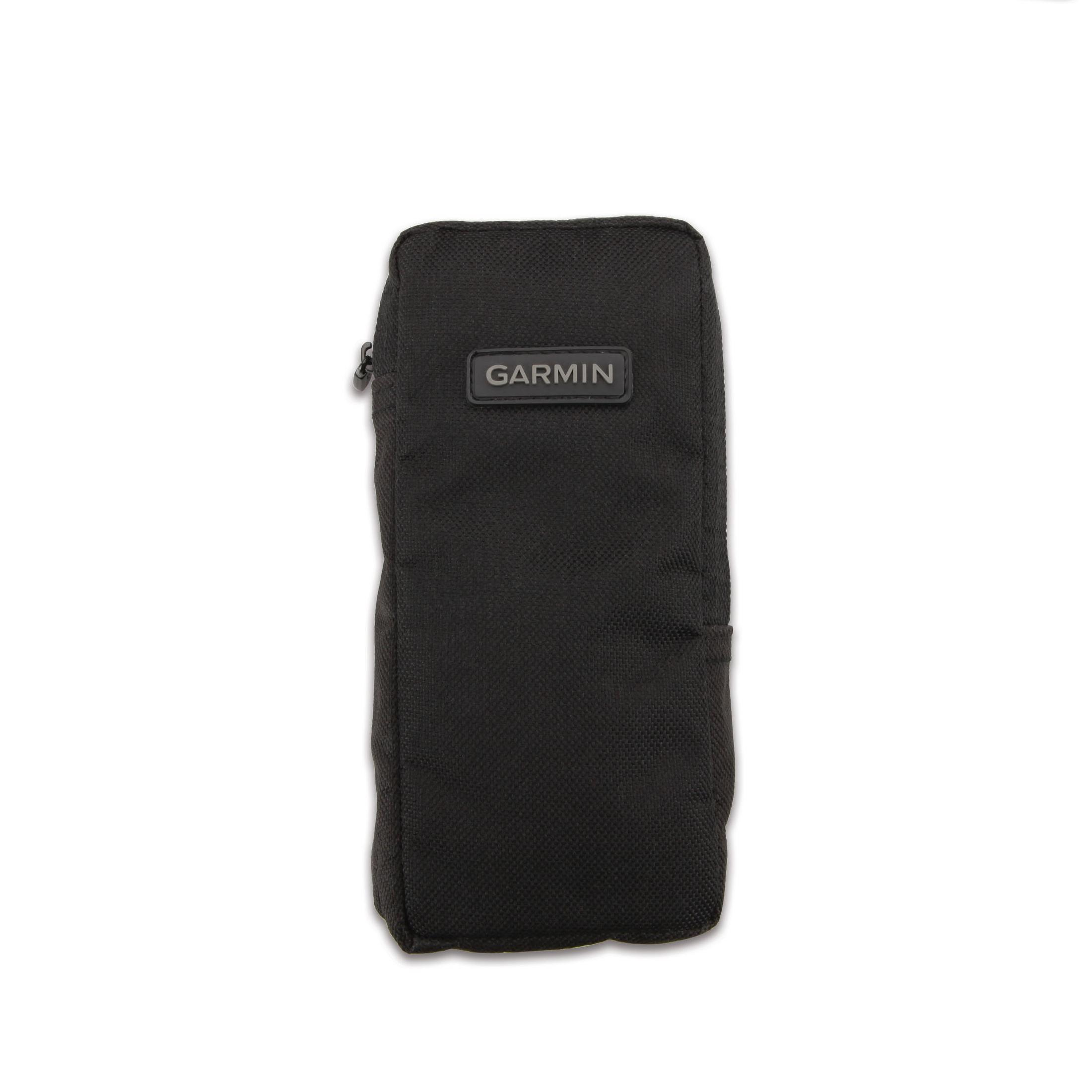Schwarzes rechteckiges Garmin-Etui mit Garmin-Logo in der Mitte. Reißverschluss oben.