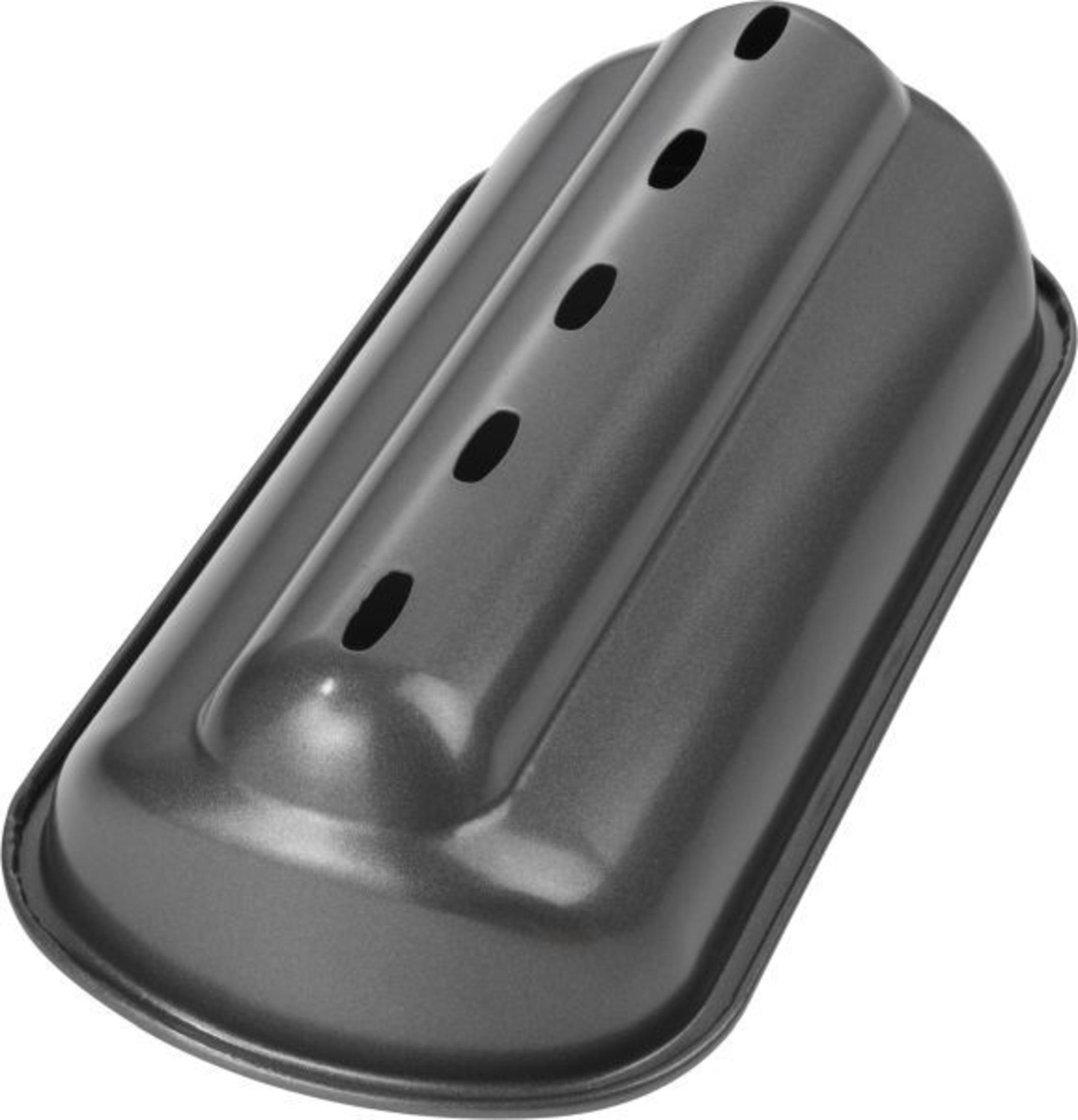 Graue Backform mit Löchern. Rechteckige Form mit gewölbtem Oberteil und flacher Basis.