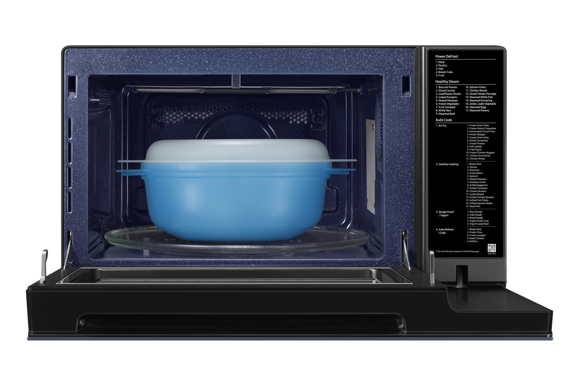 Wnętrze kuchenki mikrofalowej z niebieską miską, szklanym talerzem i panelem sterowania z opcjami.