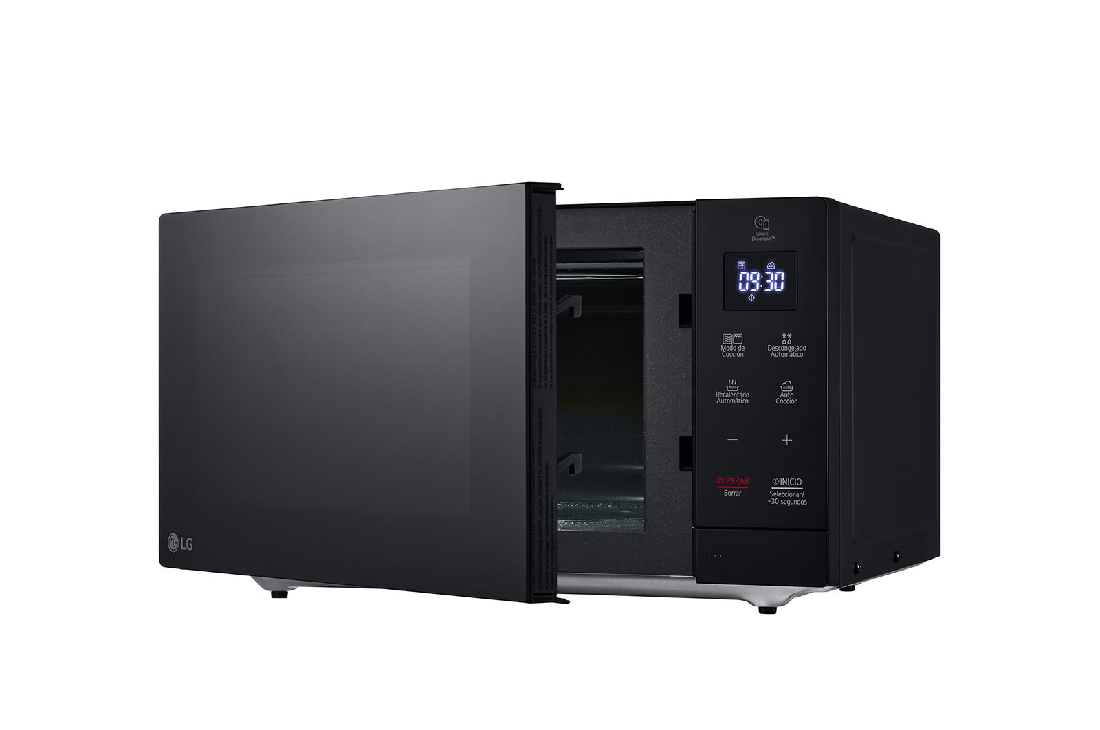 Un forno a microonde LG nero con la porta parzialmente aperta. Un orologio digitale è visibile sul pannello frontale.