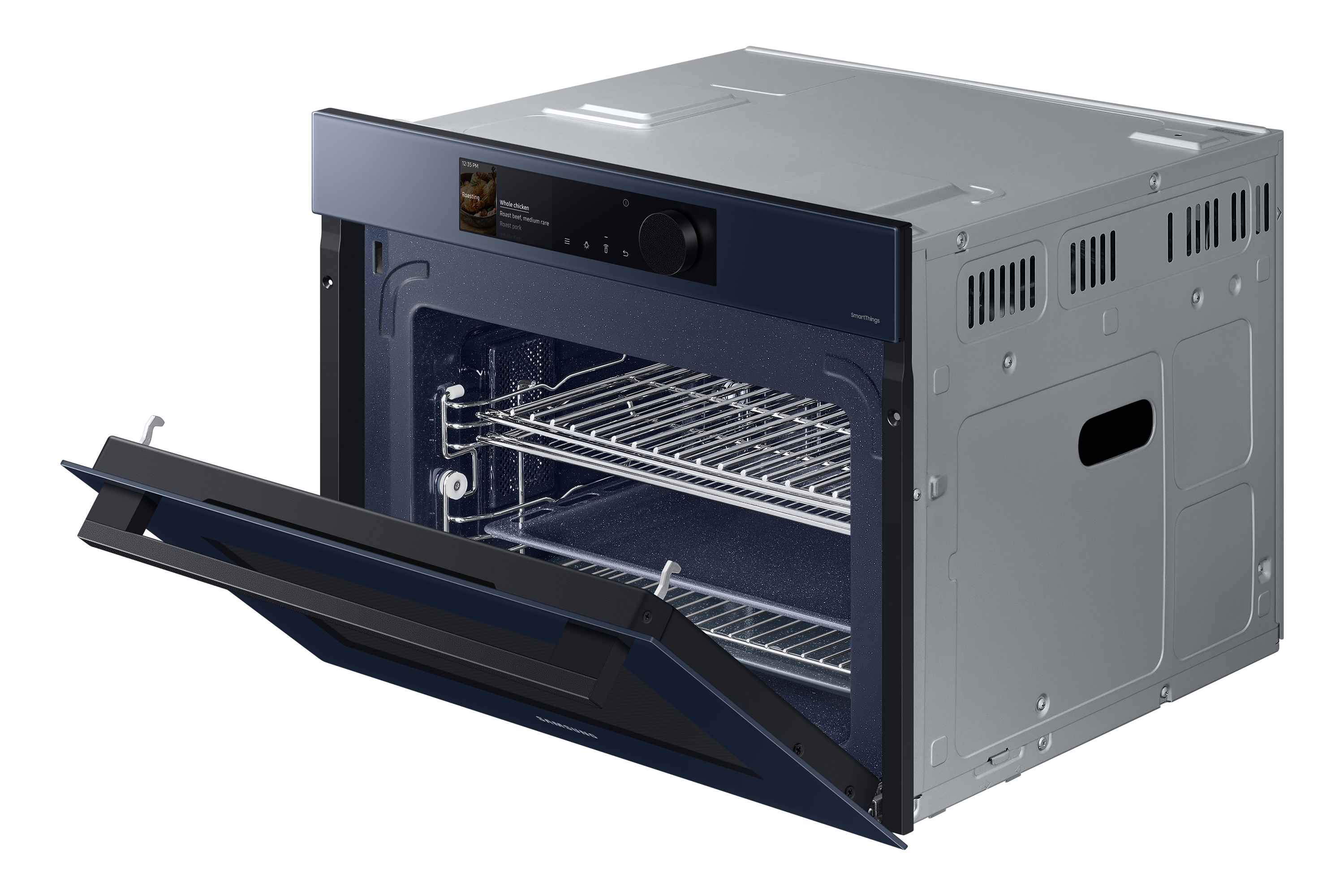 Un forno aperto e moderno con due ripiani e un display digitale.