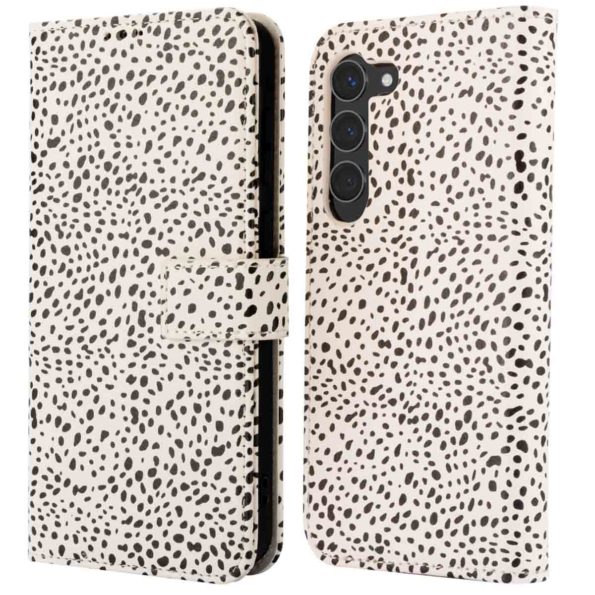 Une coque de téléphone avec un fond blanc, recouverte de petits points noirs.