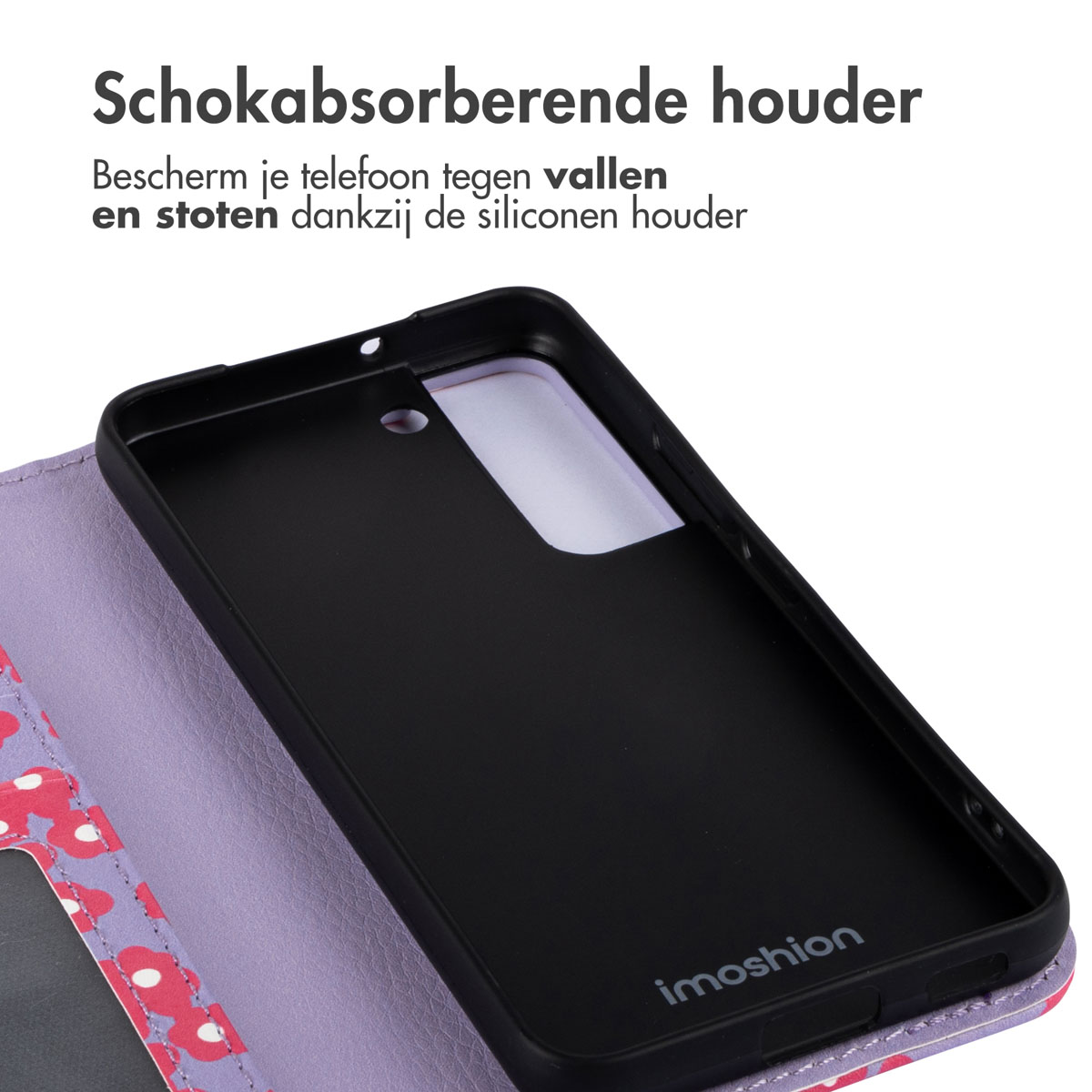 Téléphone noir dans un étui violet à motifs floraux. L'étui est ouvert.
