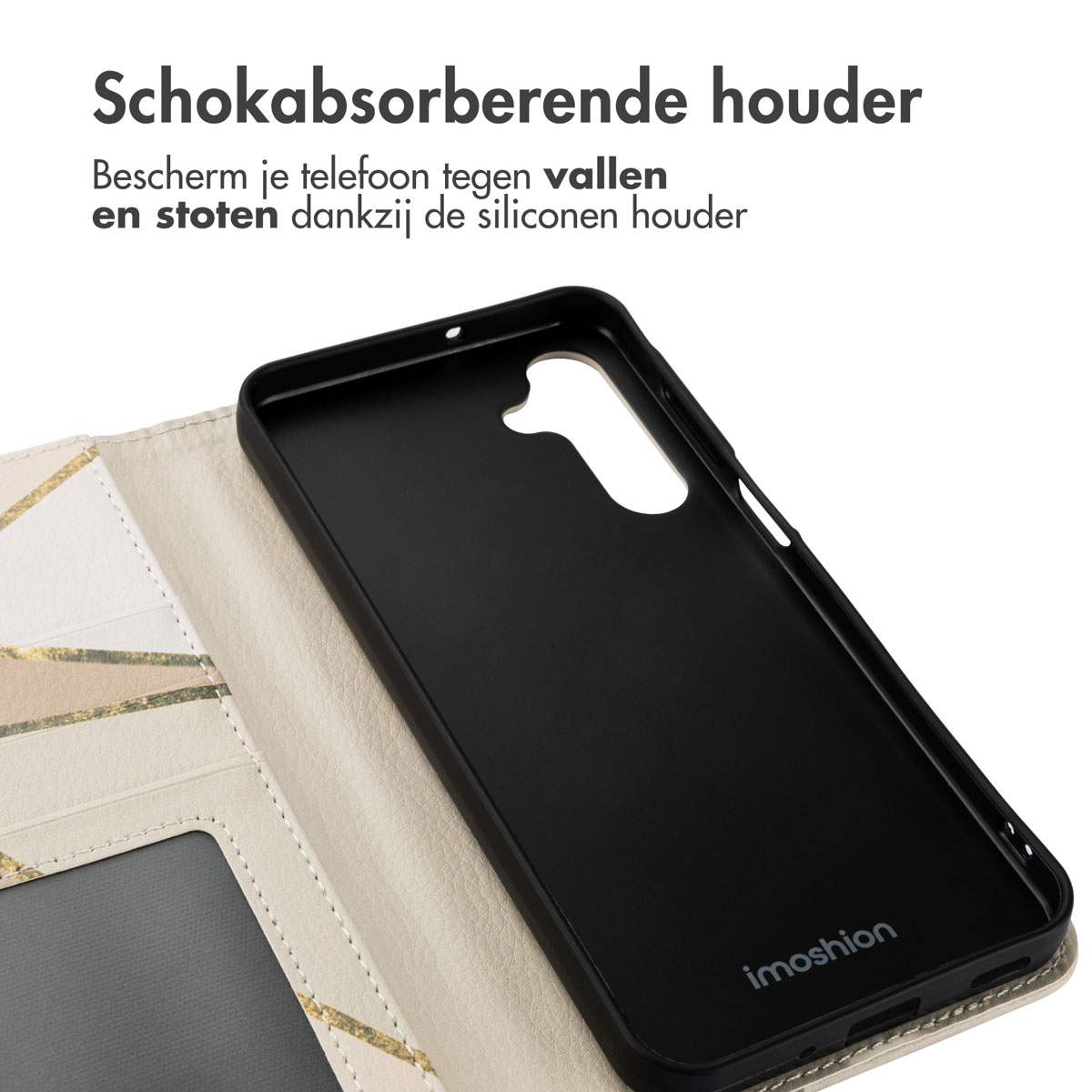 Gros plan de l'intérieur d'un étui de téléphone, montrant un téléphone et le nom de la marque.