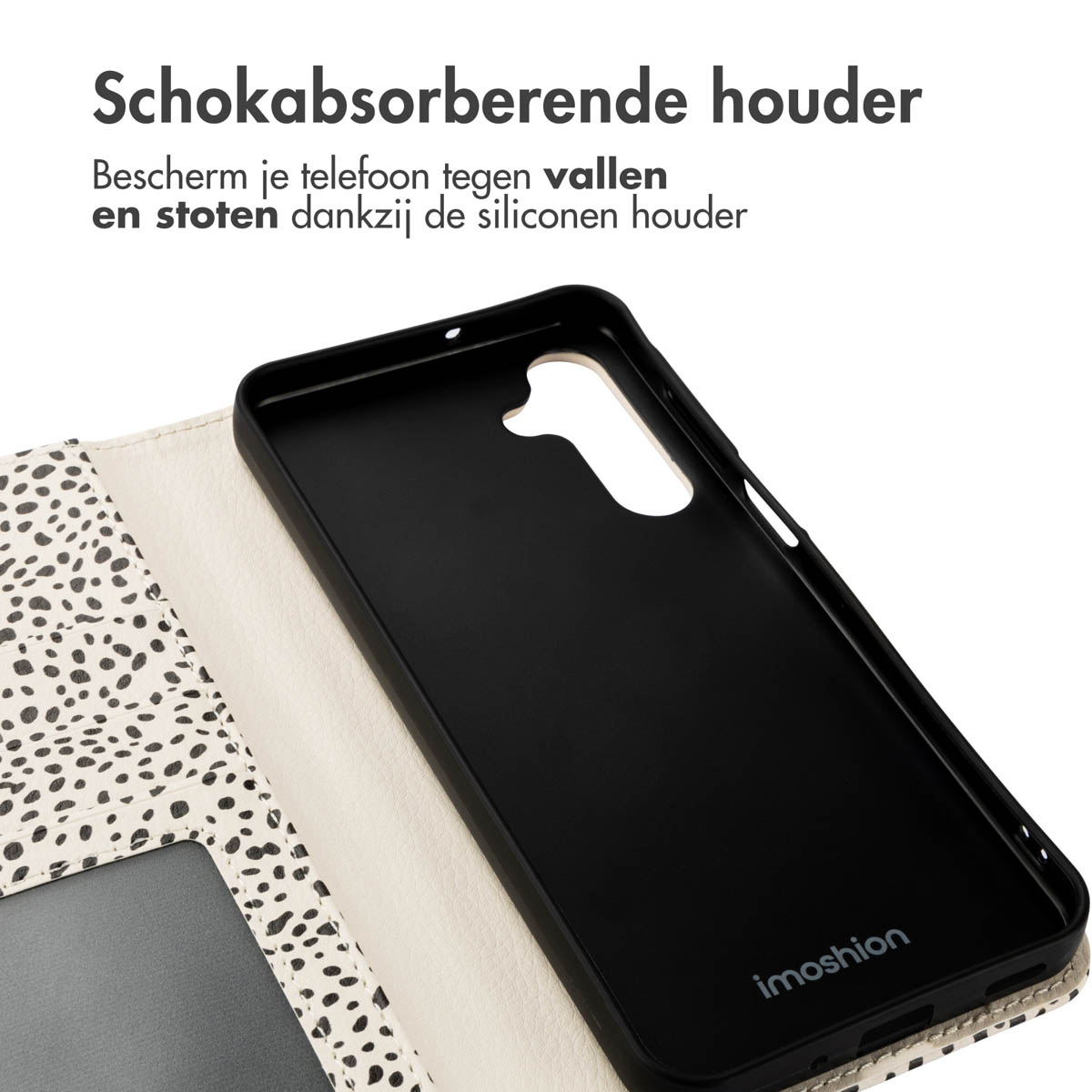 Étui de téléphone avec un motif léopard ouvert. L'intérieur de l'étui est noir. Fond blanc.