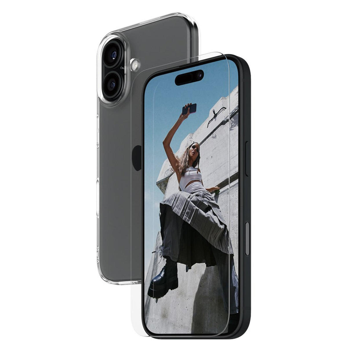 Un teléfono y una funda transparente. Una mujer sostiene el teléfono y está tomando una foto.