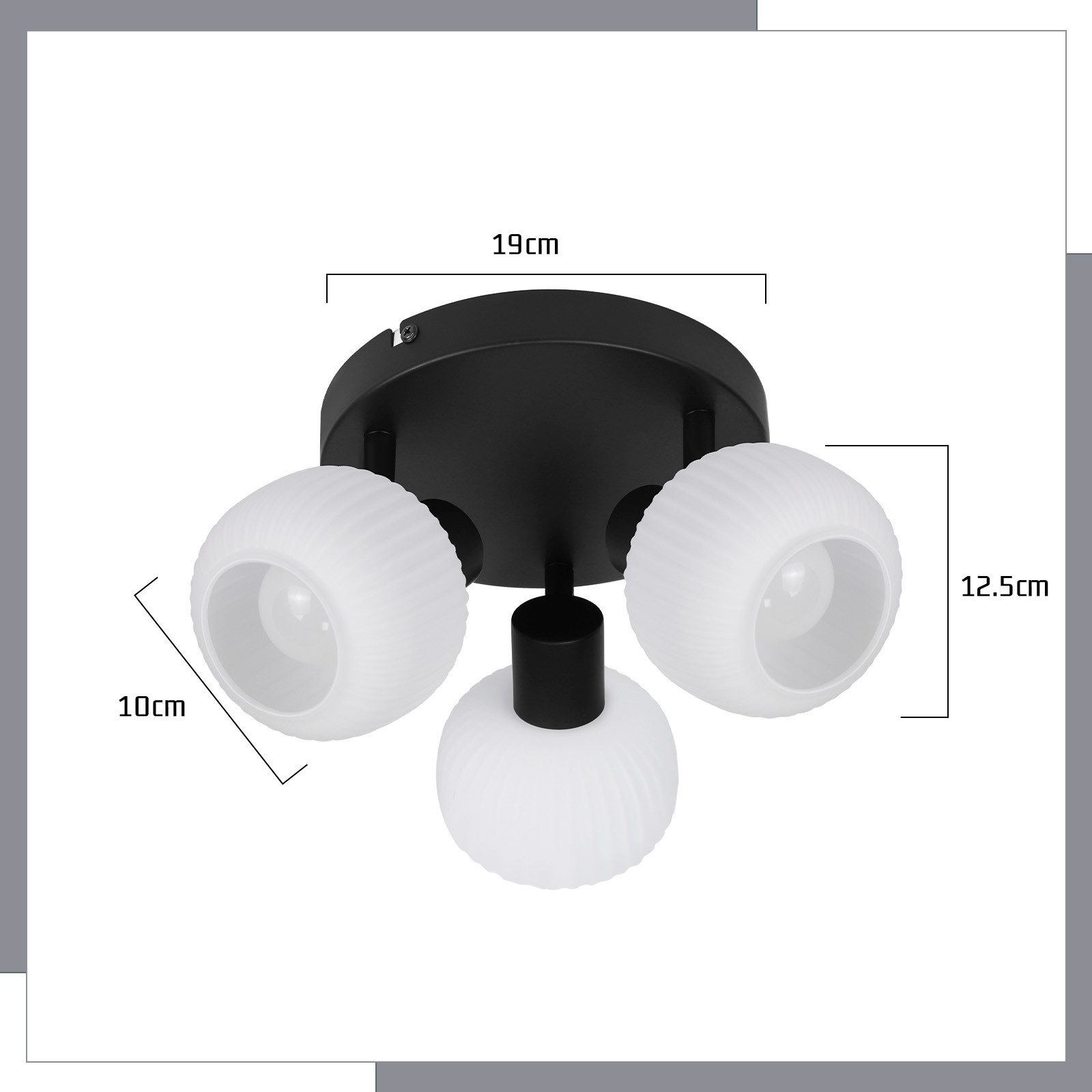 Lampada da soffitto con tre luci bianche rotonde. 19 cm di larghezza e 12,5 cm di altezza.