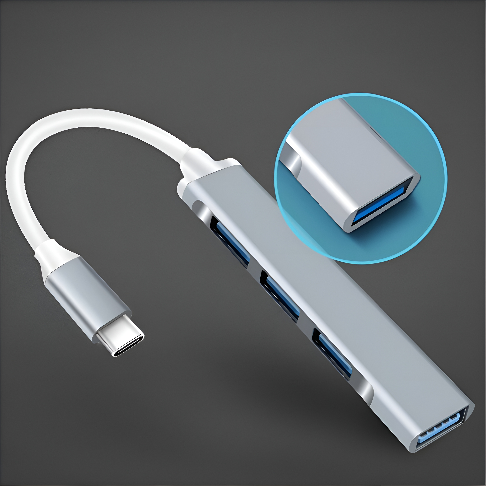 Ein silberner USB-Hub mit blauen USB-Anschlüssen und einem weißen Kabel. Eine Nahaufnahme eines USB-Anschlusses wird gezeigt.