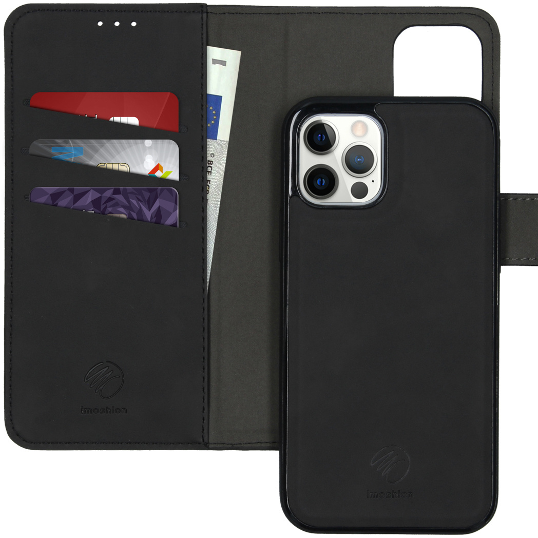 Étui portefeuille noir pour téléphone avec cartes et argent à l'intérieur.