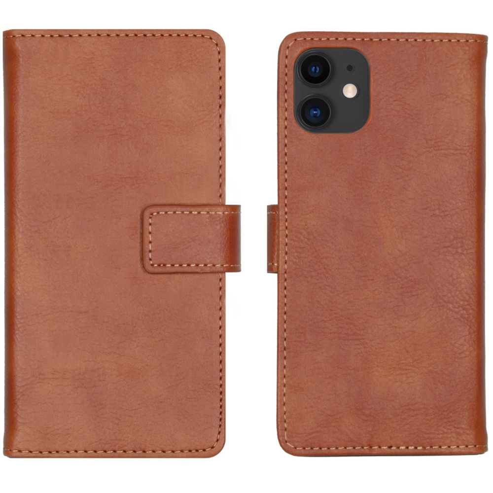Bruin lederen iPhone hoesje, gesloten en open. Het hoesje heeft een sluiting.