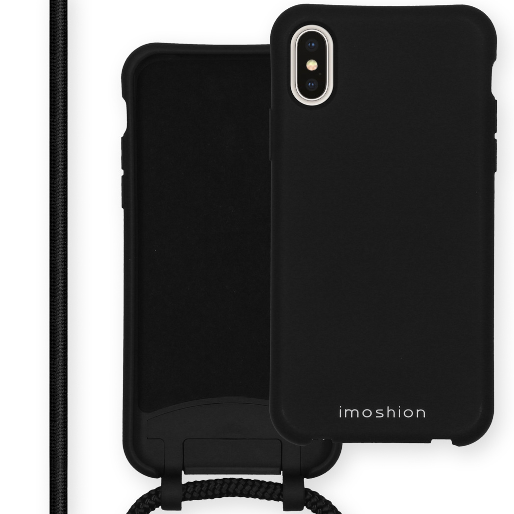 Coque de téléphone noire avec cordon. La coque est sur le côté droit.