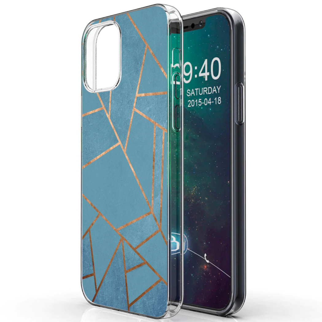 Coque de téléphone bleue avec un motif géométrique doré. Le téléphone est dans la coque. L'heure est affichée.