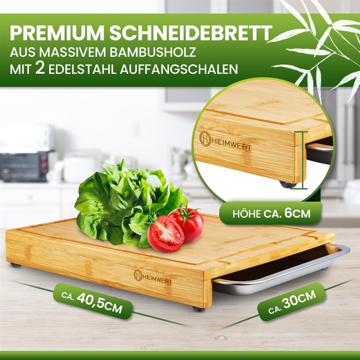 Ein hölzernes Schneidebrett mit zwei Auffangschalen aus Edelstahl, mit Tomaten und Salat darauf.