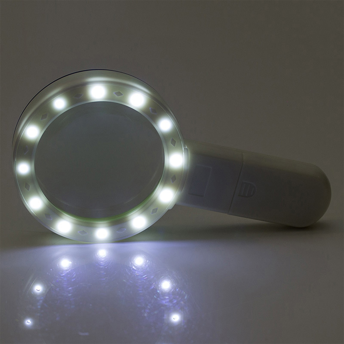 Lupe mit LED-Leuchten um den Rand.