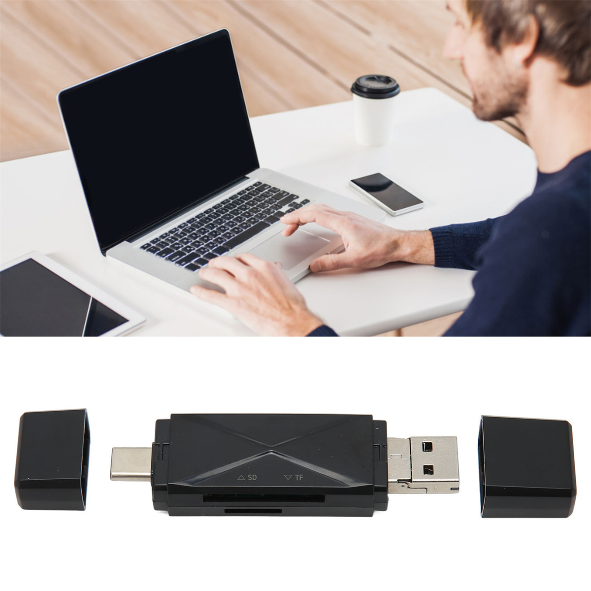 Mann benutzt Laptop, Handy und Kaffee auf weißem Tisch. Darunter ein schwarzer Kartenleser mit Kappen an den Seiten.